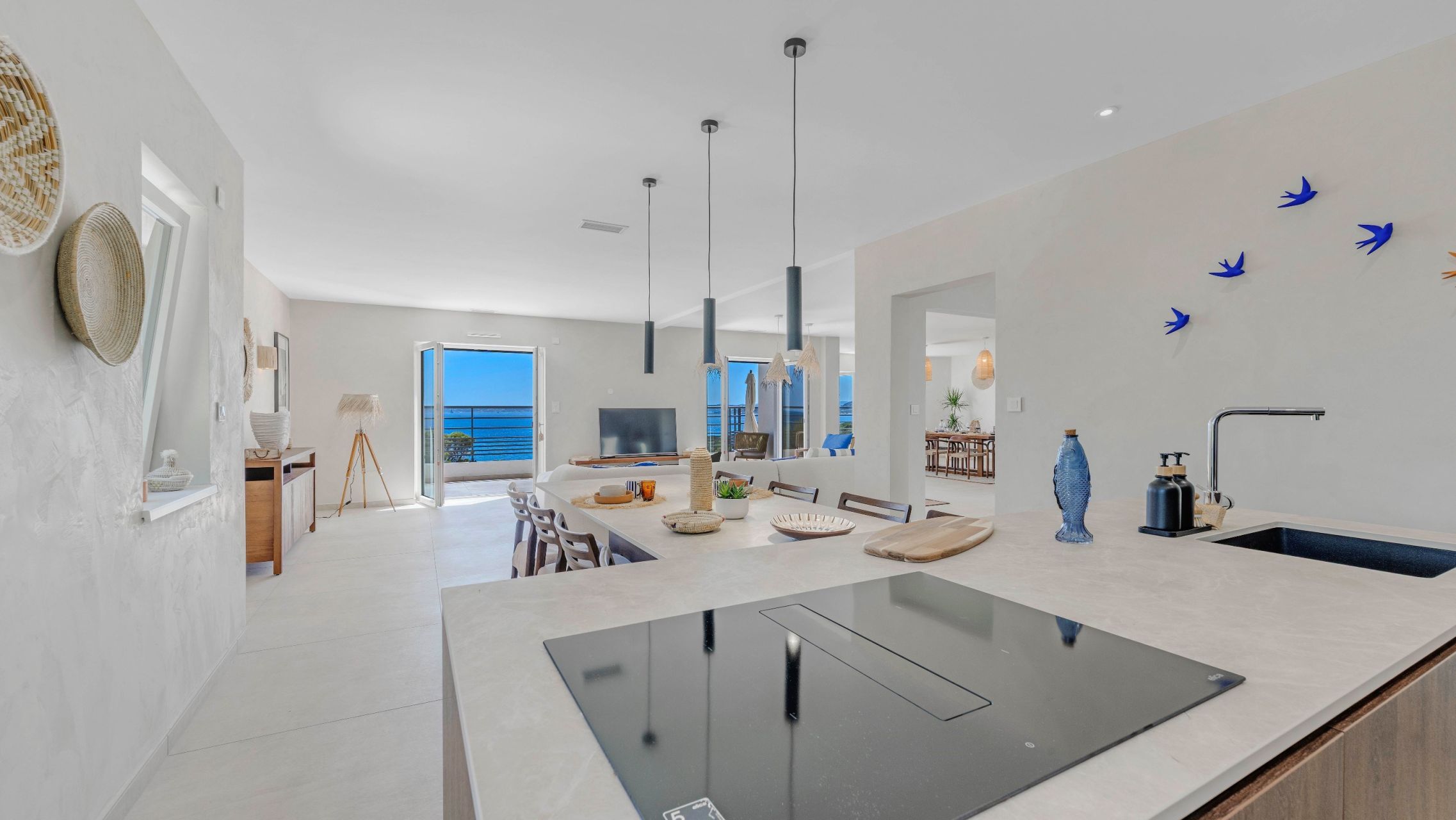 villa 6 Rooms for sale on LES ISSAMBRES (83380)