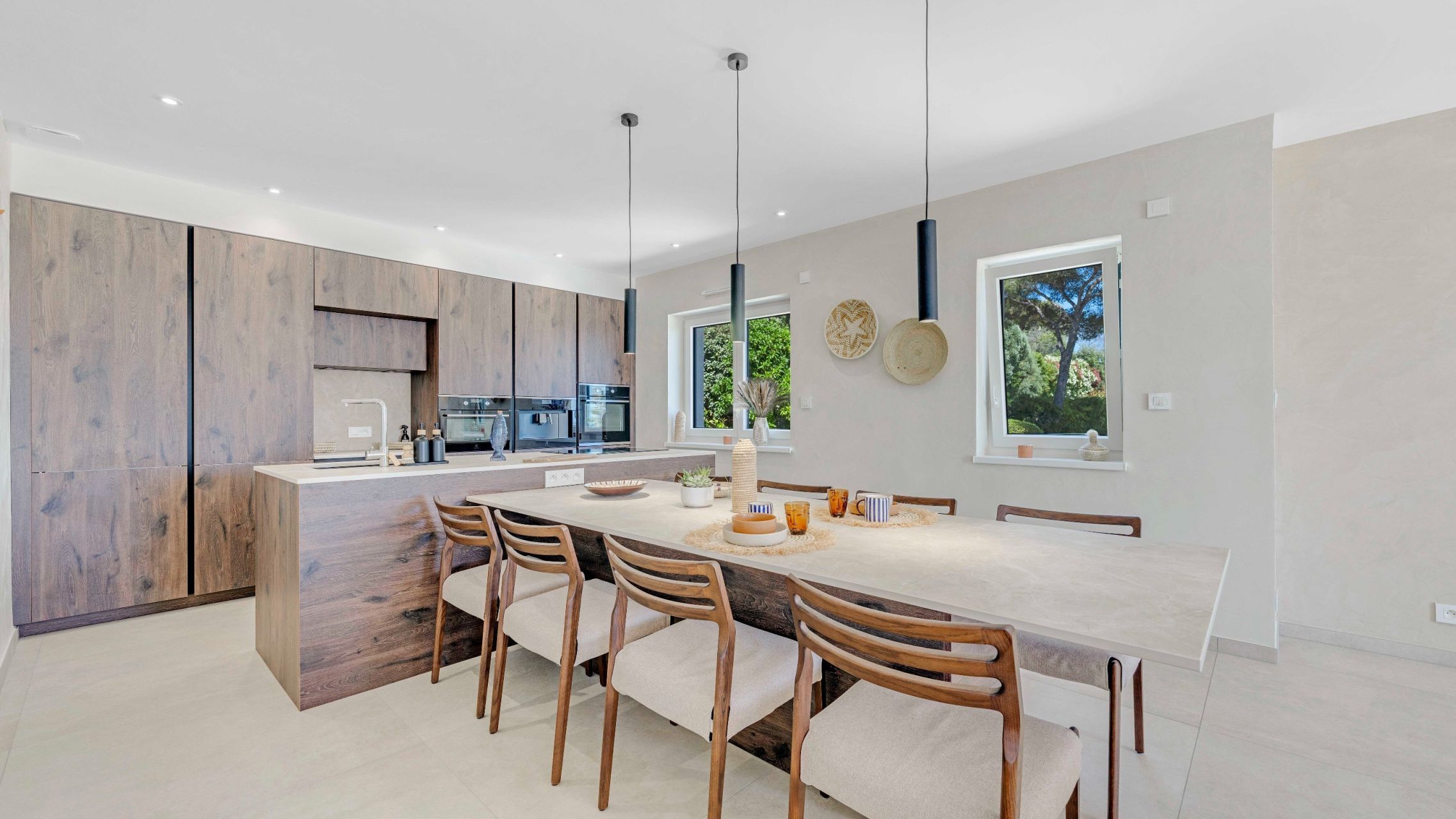 villa 6 Rooms for sale on LES ISSAMBRES (83380)