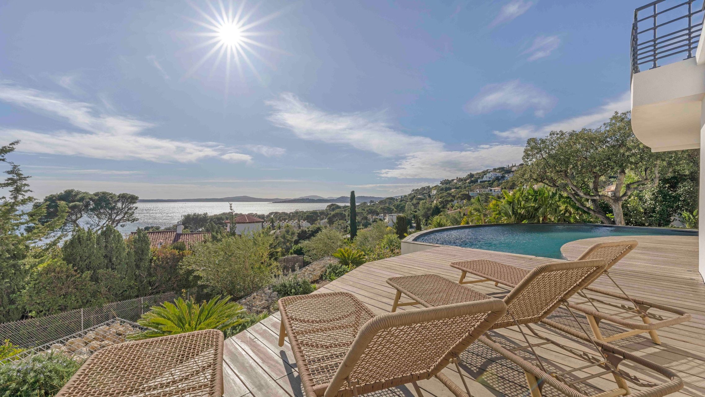 villa 6 Pièces en vente sur LES ISSAMBRES (83380)