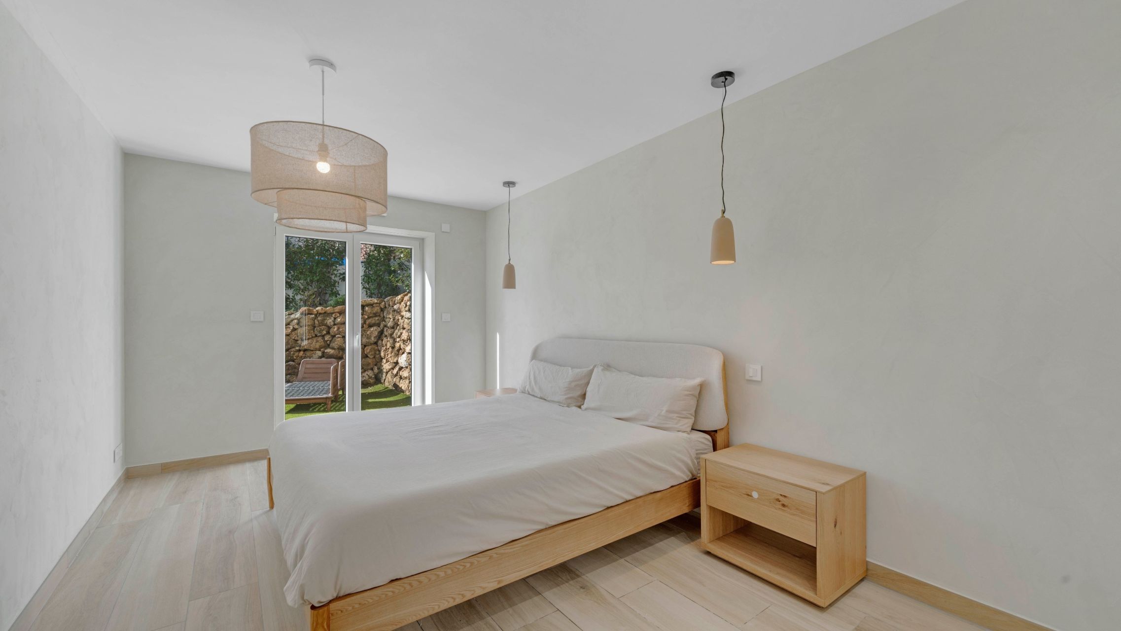 villa 6 Rooms for sale on LES ISSAMBRES (83380)