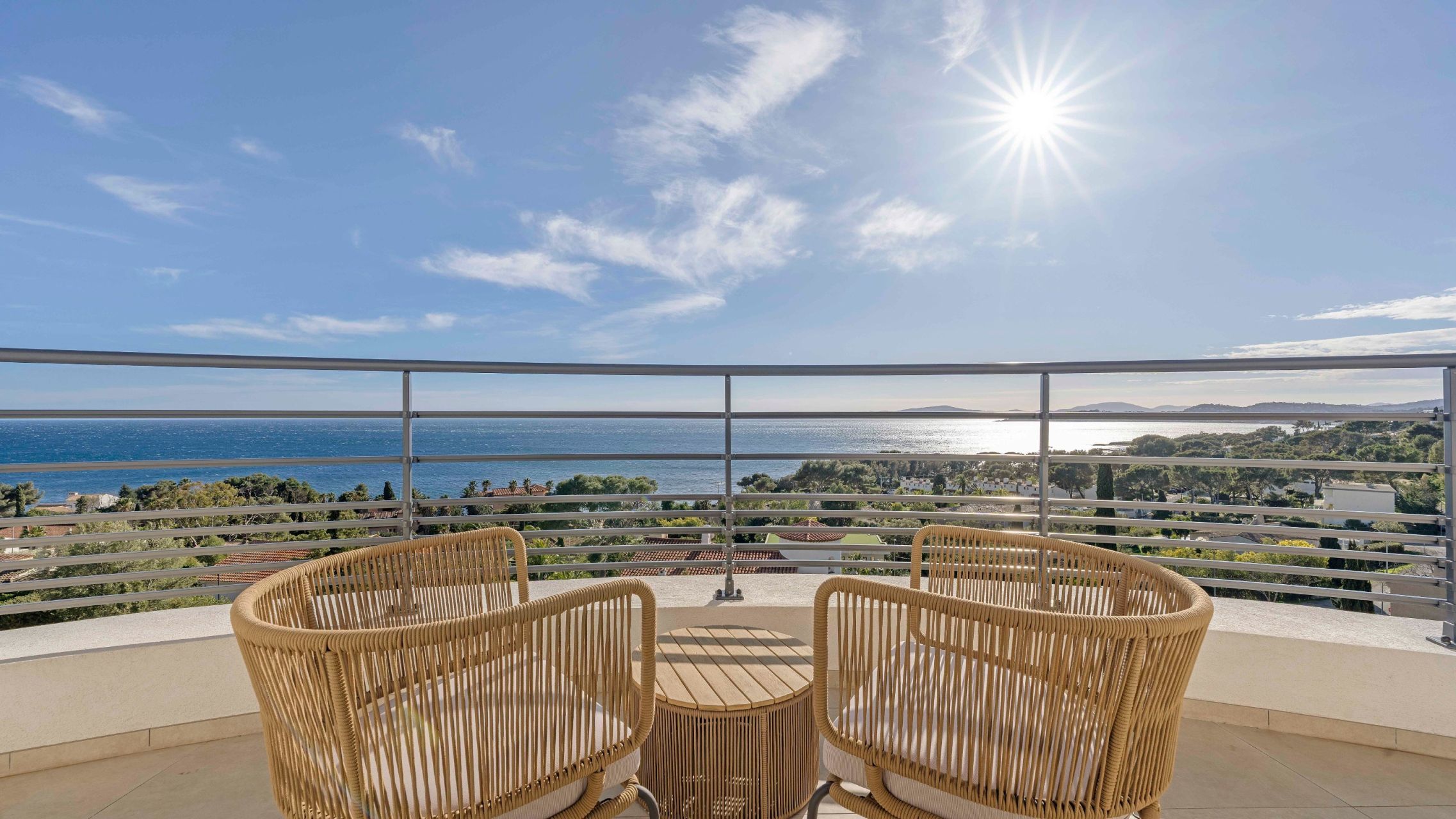 villa 6 Pièces en vente sur LES ISSAMBRES (83380)