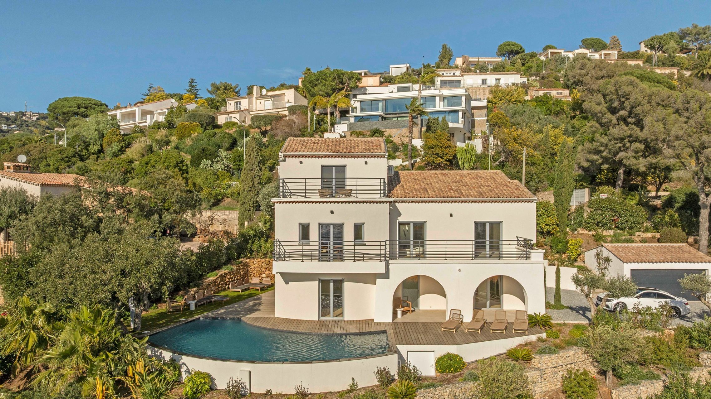 villa 6 Pièces en vente sur LES ISSAMBRES (83380)