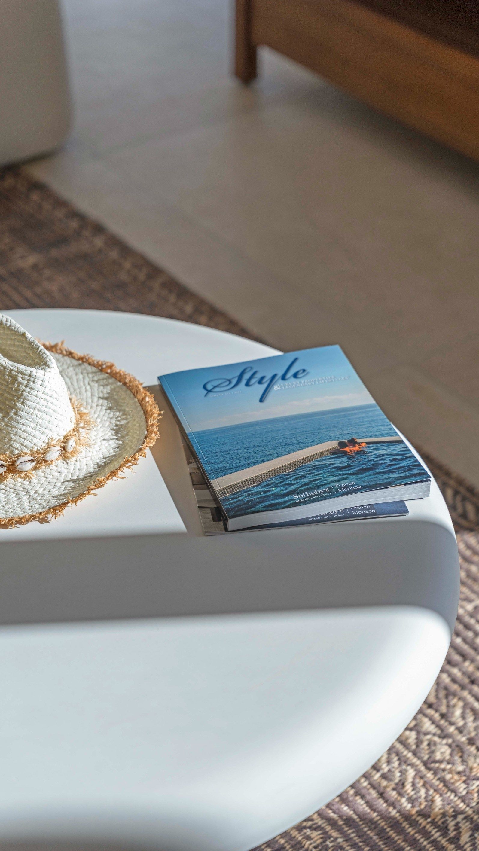 villa 6 Rooms for sale on LES ISSAMBRES (83380)