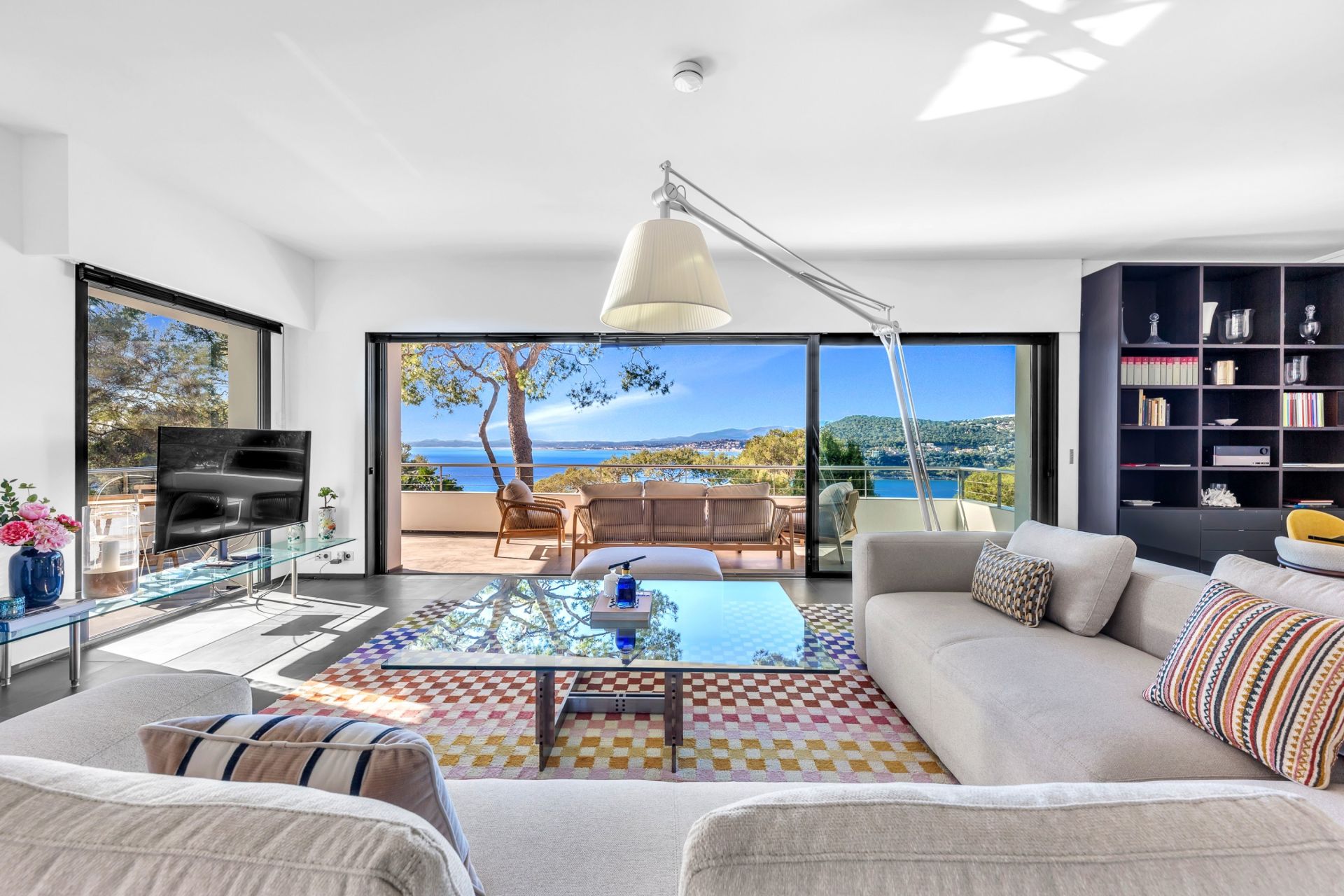 villa 7 Rooms for sale on ST JEAN CAP FERRAT (06230)