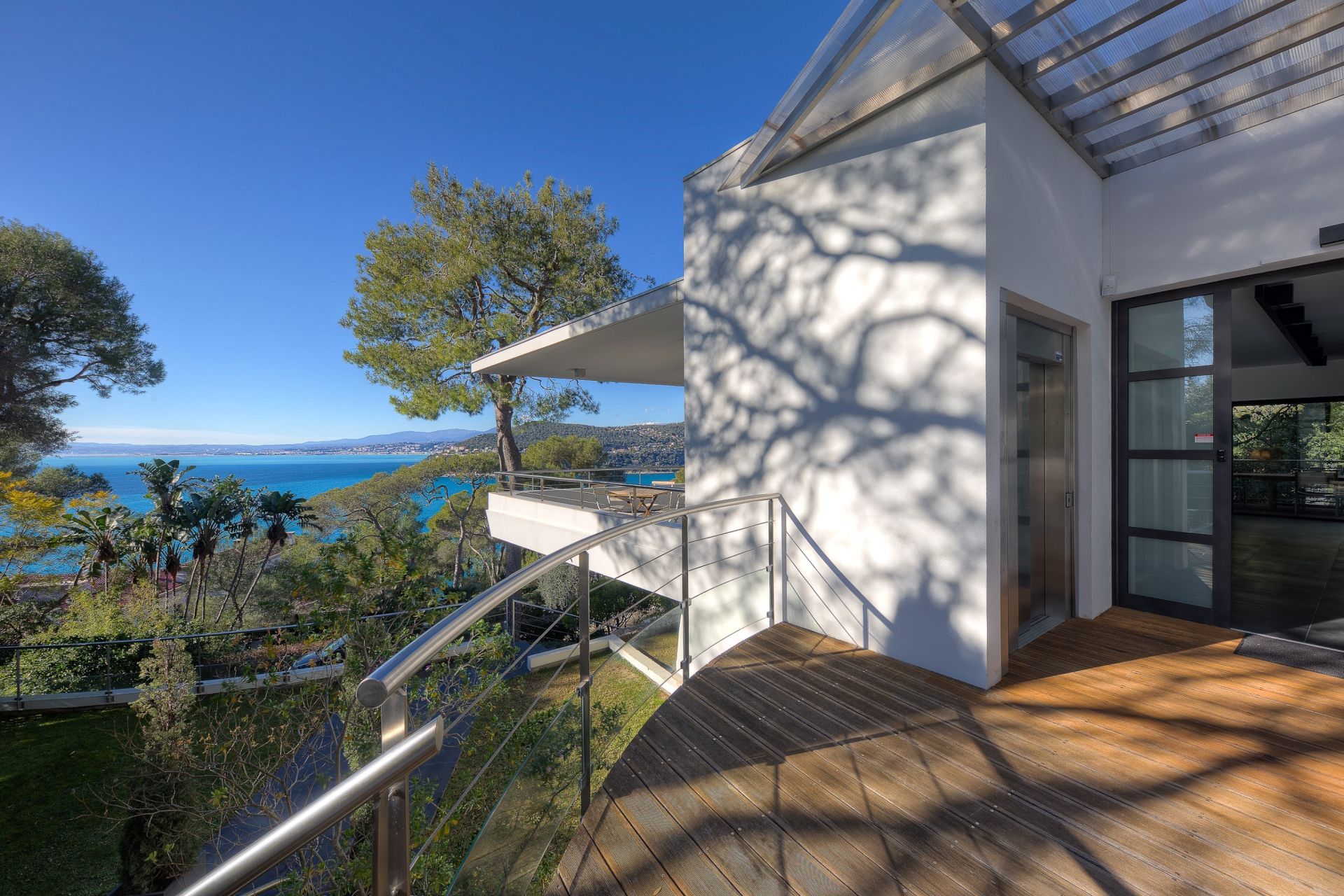 villa 7 Rooms for sale on ST JEAN CAP FERRAT (06230)