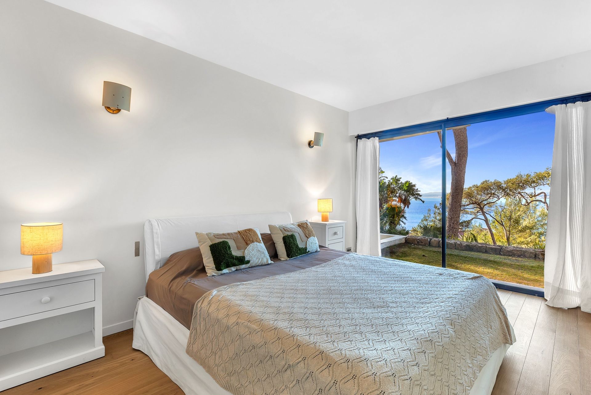 villa 7 Rooms for sale on ST JEAN CAP FERRAT (06230)