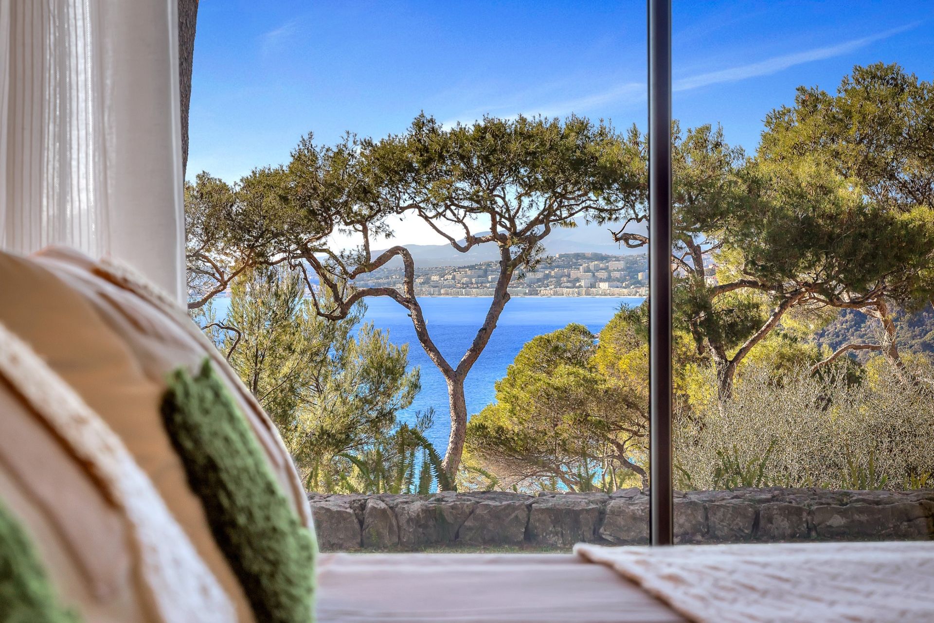 villa 7 Rooms for sale on ST JEAN CAP FERRAT (06230)