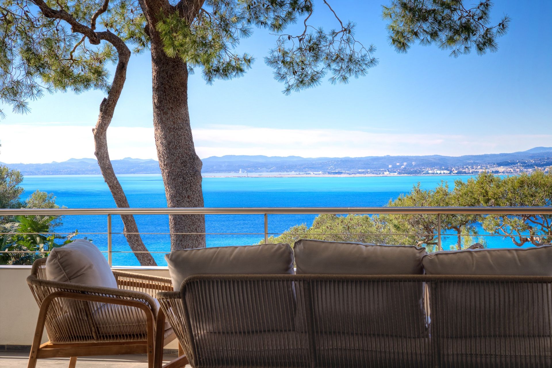 villa 7 Rooms for sale on ST JEAN CAP FERRAT (06230)