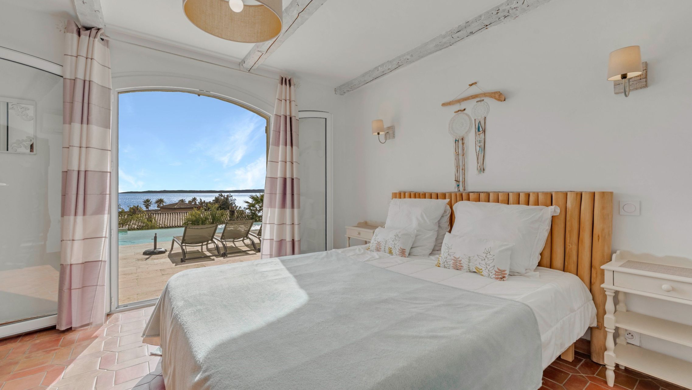 villa 10 Pièces en vente sur LES ISSAMBRES (83380)