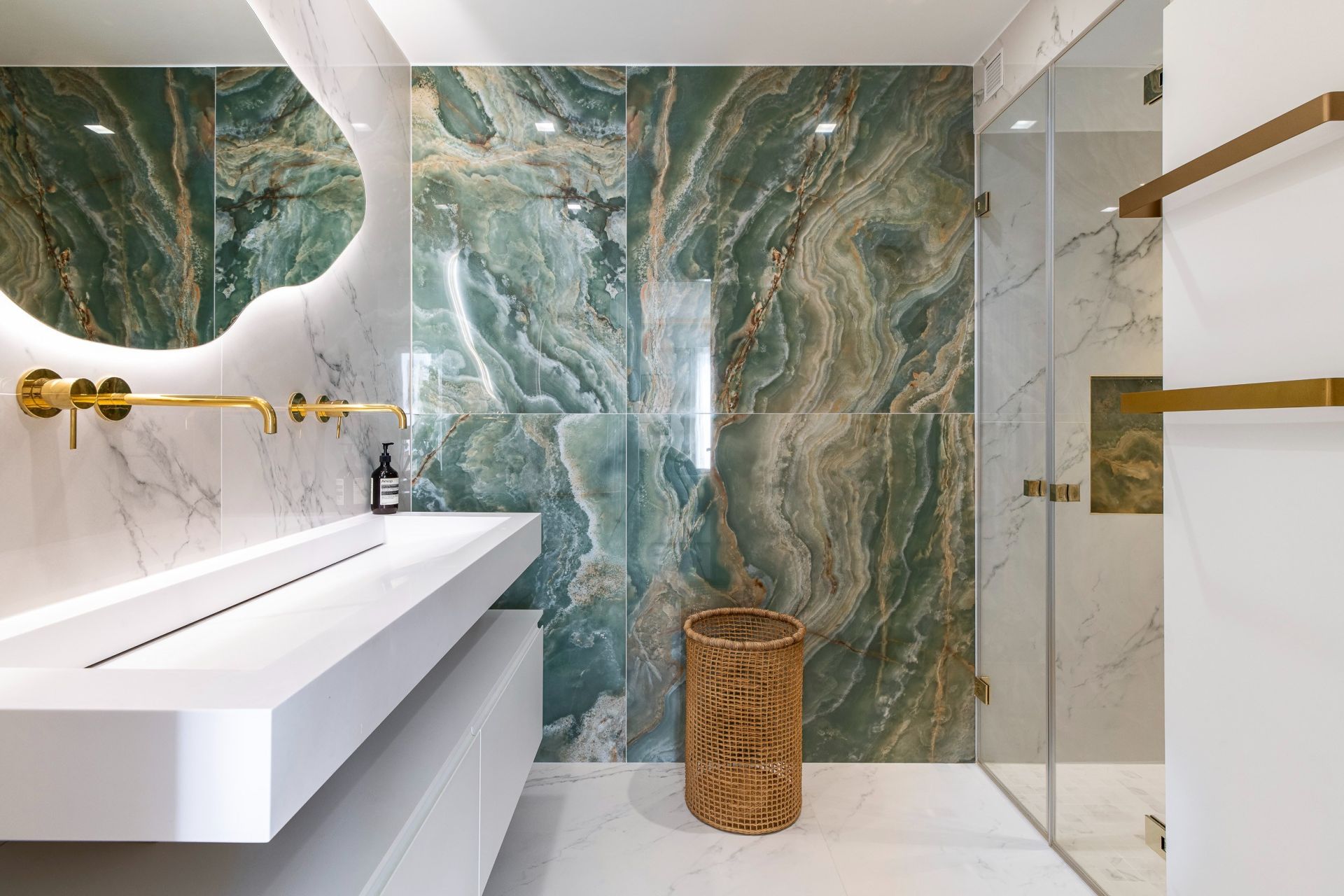 apartment 5 Rooms for sale on VILLEFRANCHE SUR MER (06230)