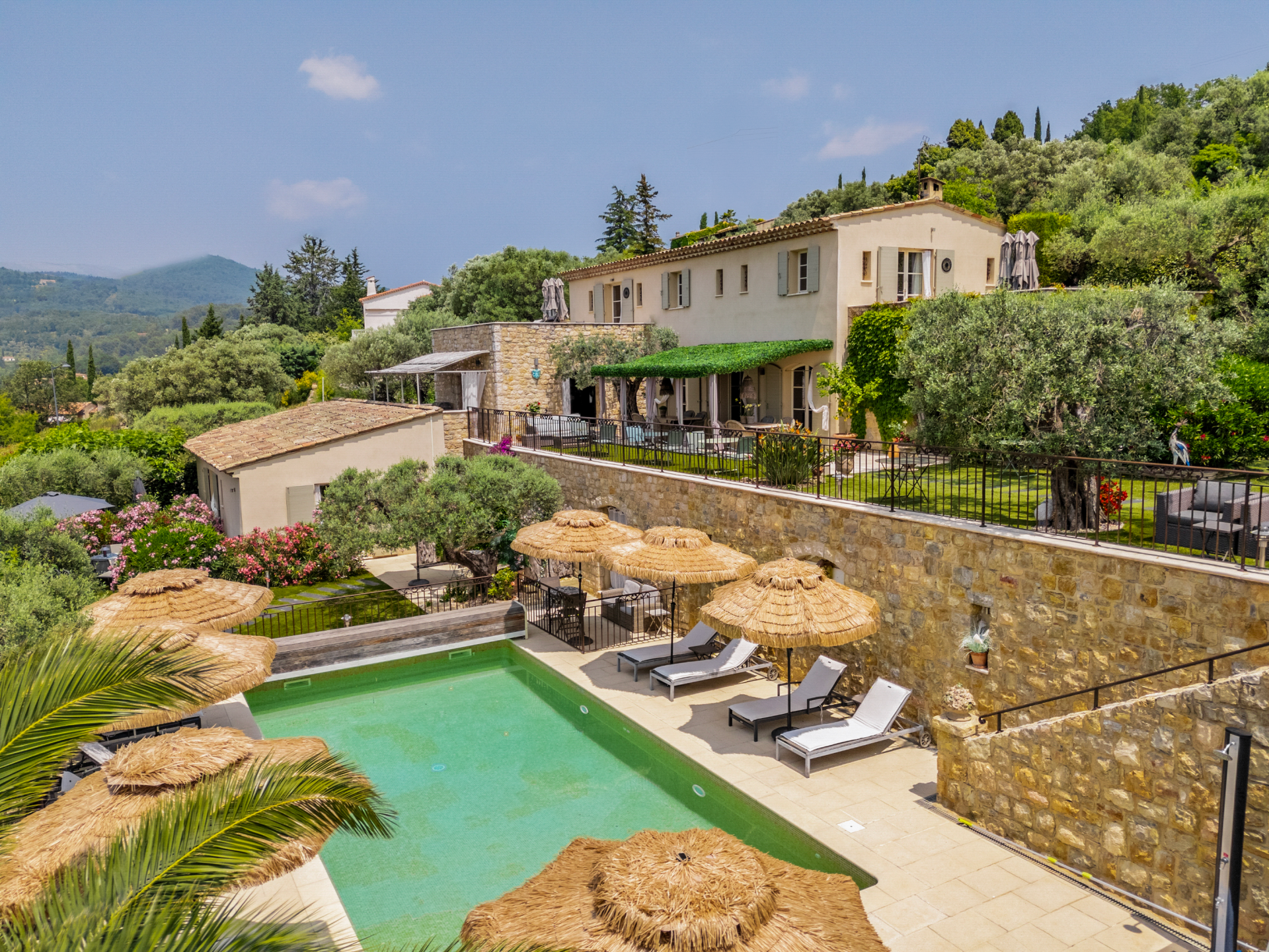 maison provençale 10 Pièces en vente sur FAYENCE (83440)