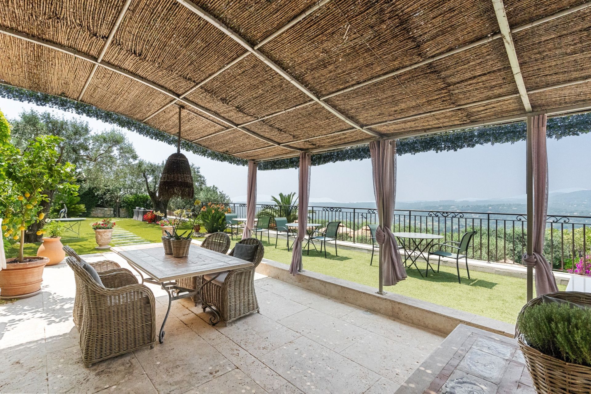 maison provençale 10 Pièces en vente sur FAYENCE (83440)
