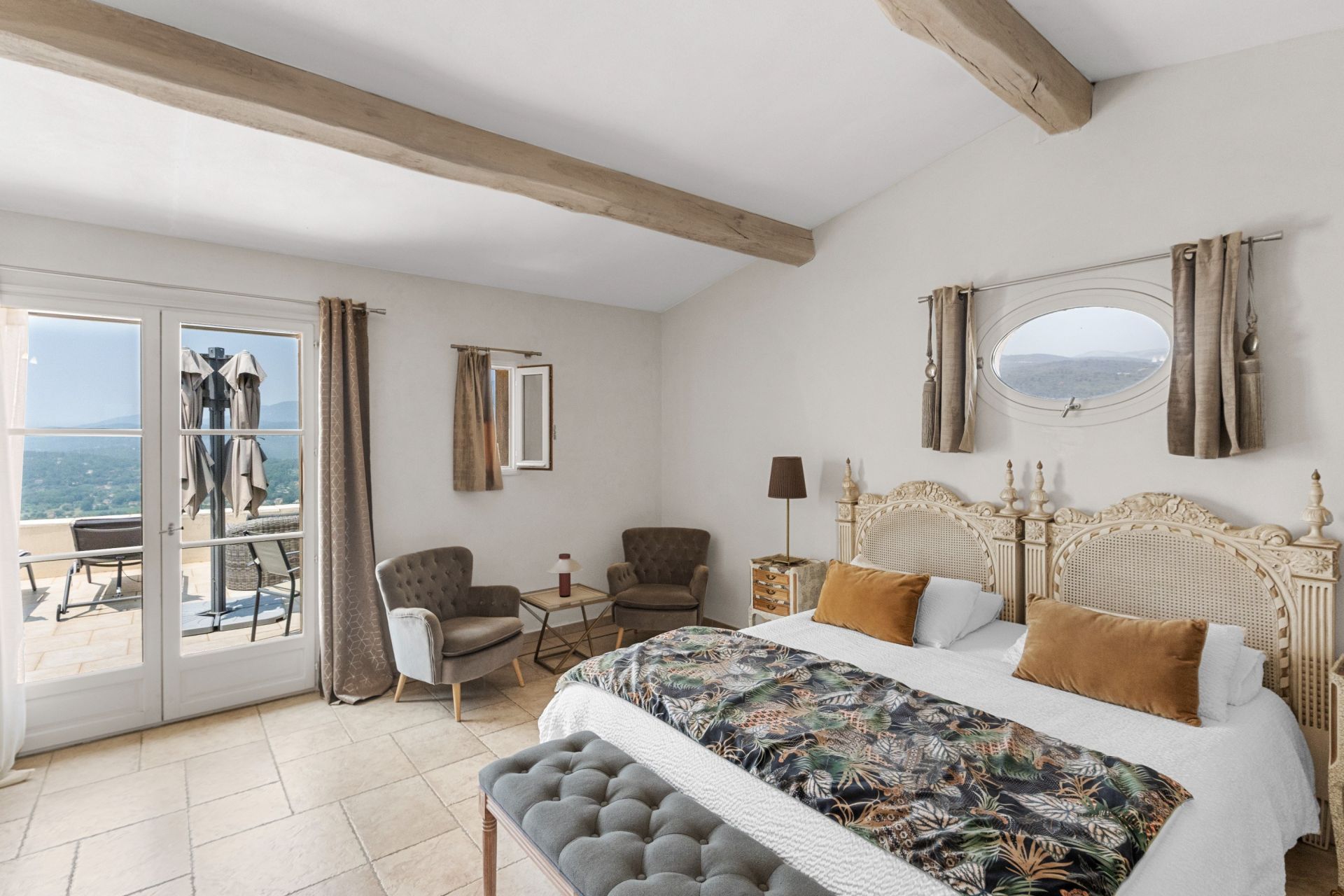 maison provençale 10 Pièces en vente sur FAYENCE (83440)