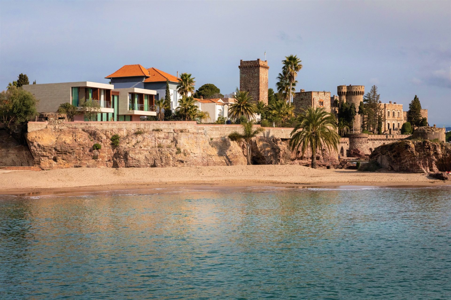 contemporary house 10 Rooms for sale on MANDELIEU LA NAPOULE (06210)