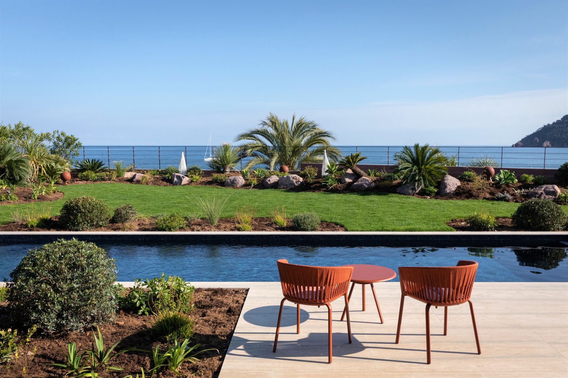maison contemporaine 10 Pièces en vente sur MANDELIEU LA NAPOULE (06210)