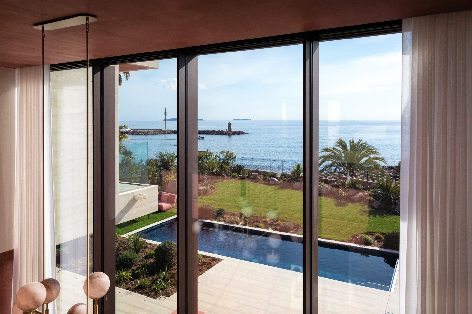 contemporary house 10 Rooms for sale on MANDELIEU LA NAPOULE (06210)