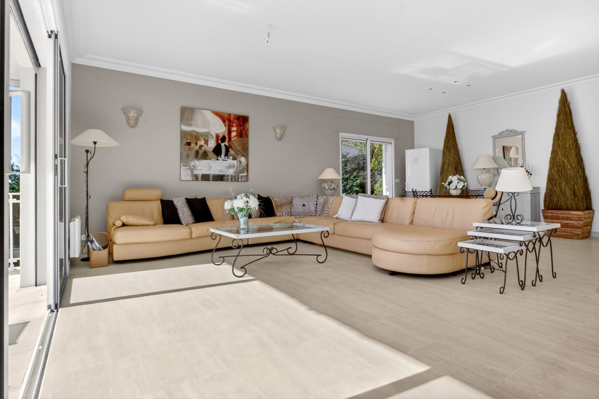 villa 7 Rooms for sale on ANTHEOR (83530)