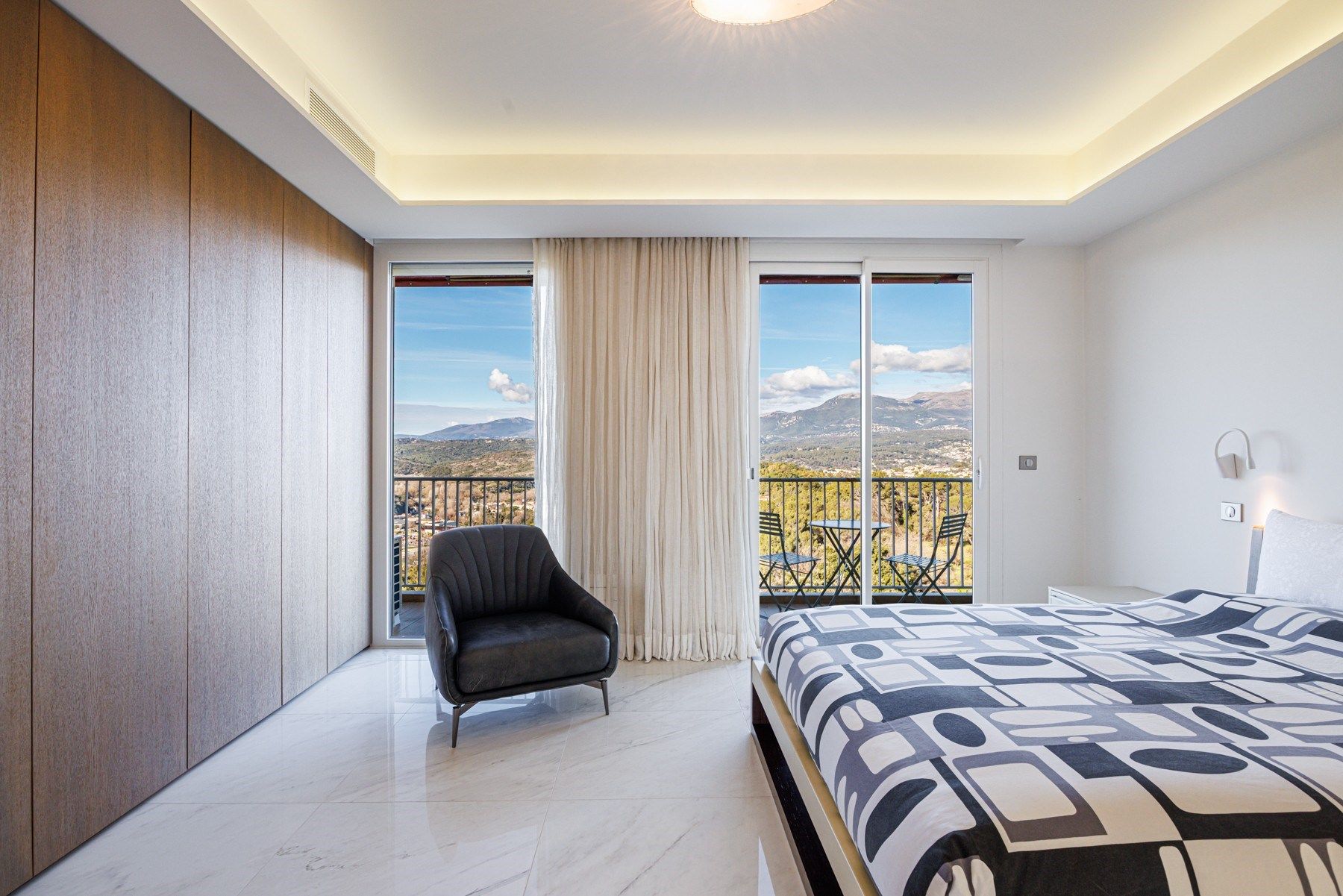 penthouse 4 Rooms for sale on CAGNES SUR MER (06800)