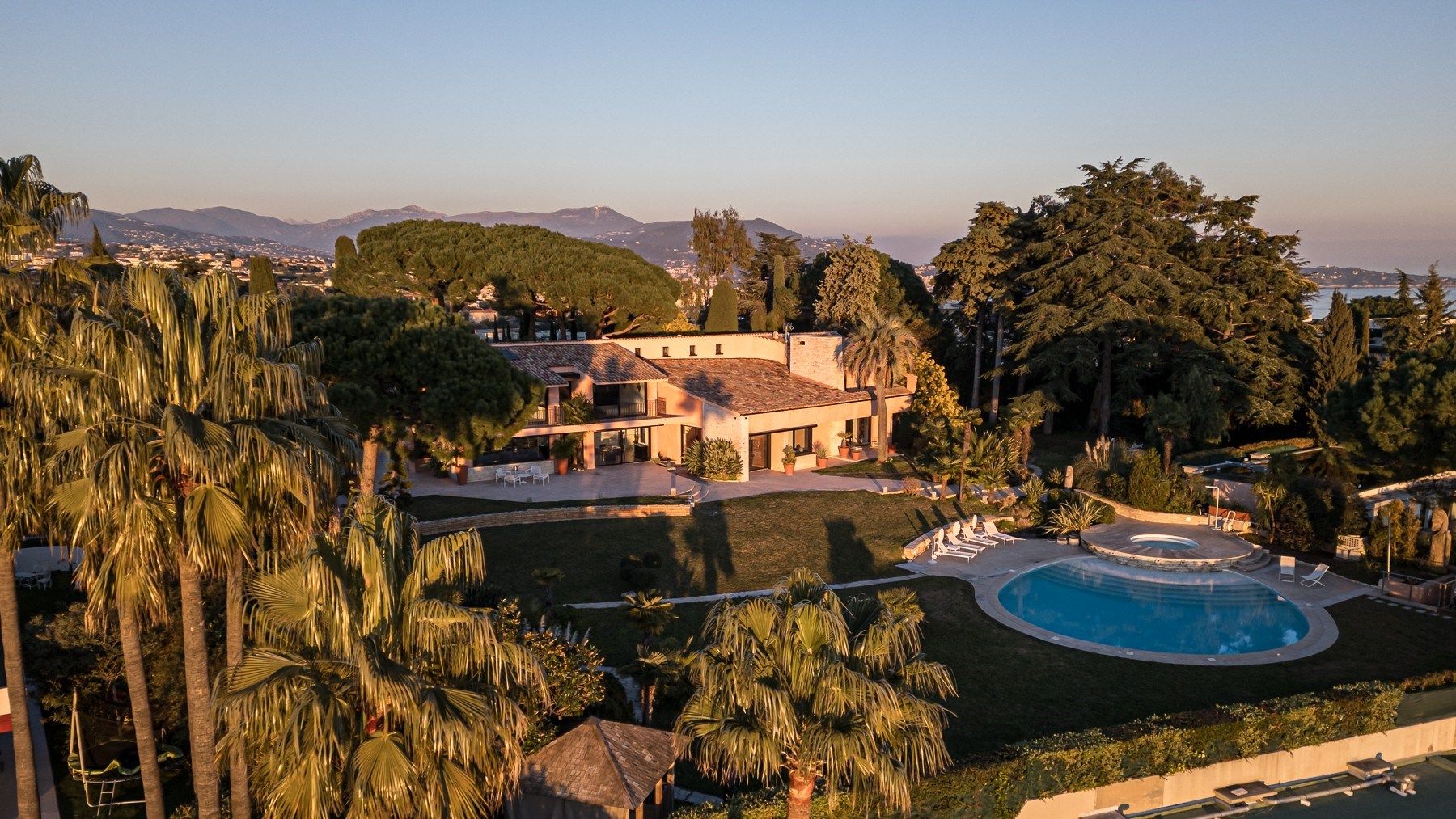 villa 8 Pièces en vente sur NICE (06000)