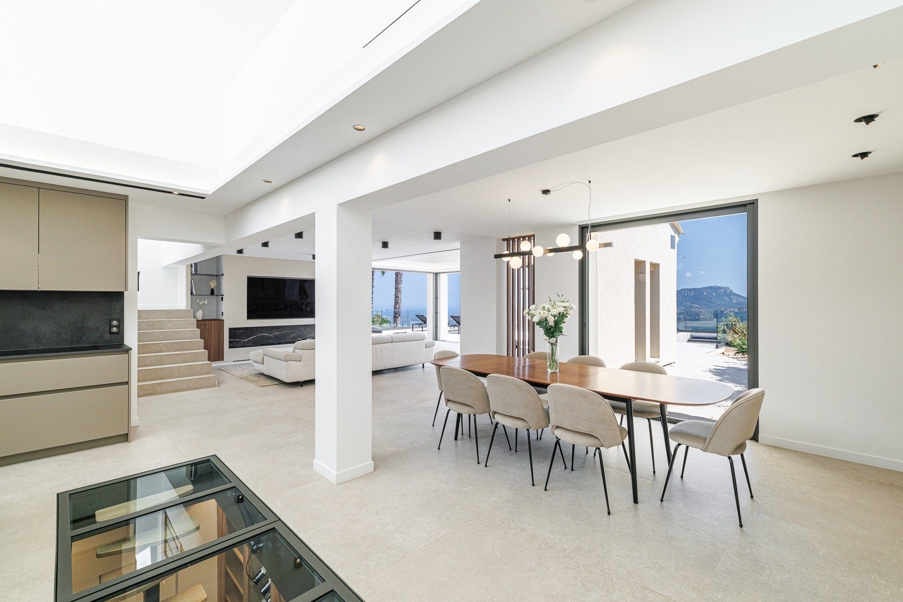 maison contemporaine 10 Pièces en vente sur MANDELIEU LA NAPOULE (06210)