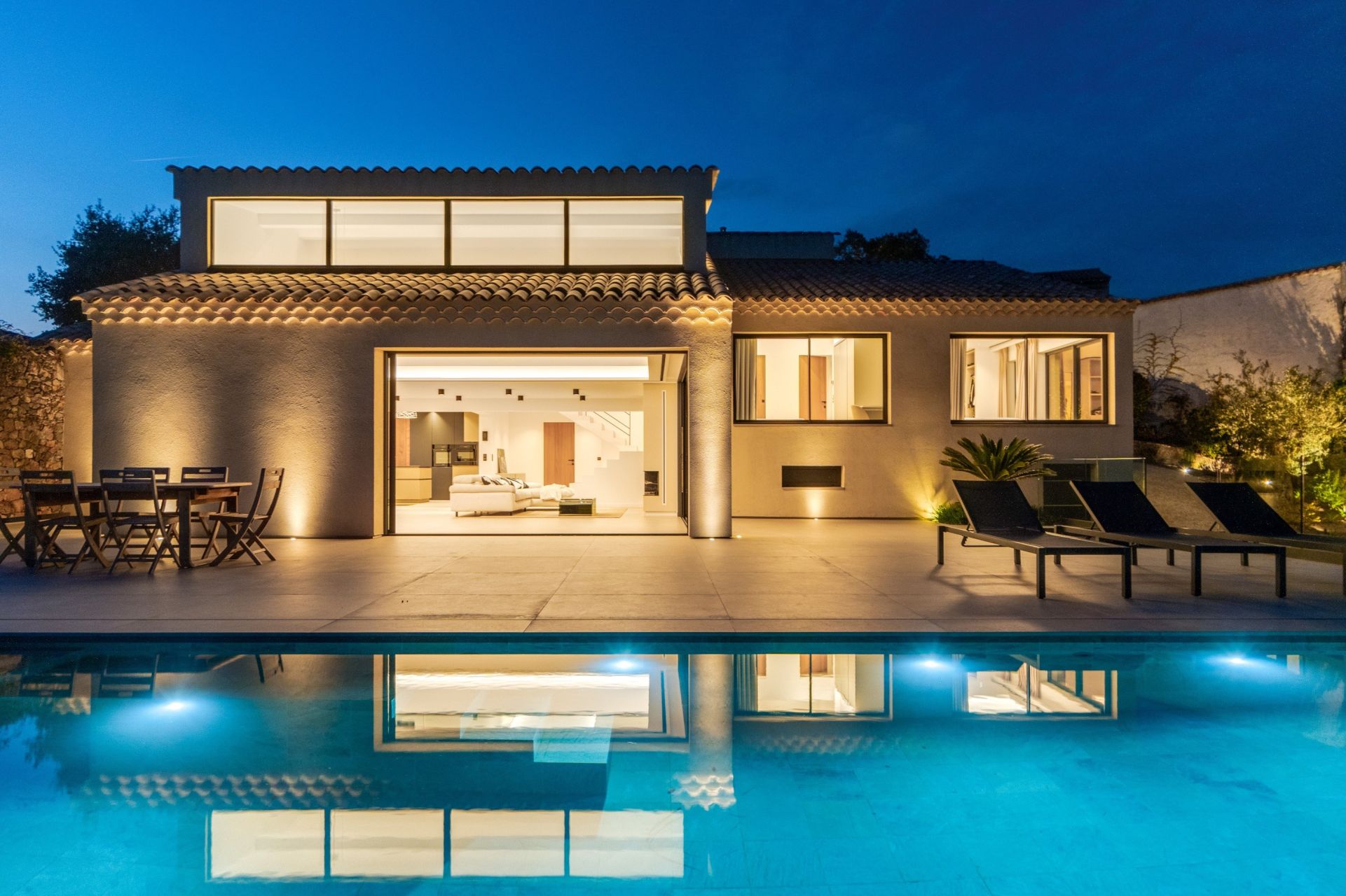 maison contemporaine 10 Pièces en vente sur MANDELIEU LA NAPOULE (06210)