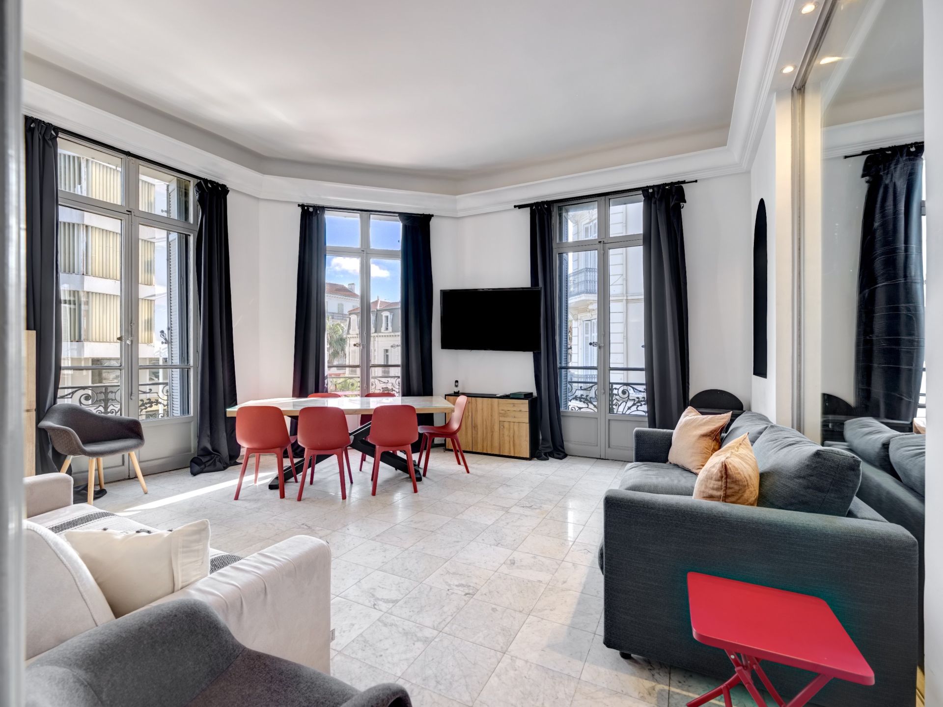 apartment 5 Rooms for sale on CANNES (06400)