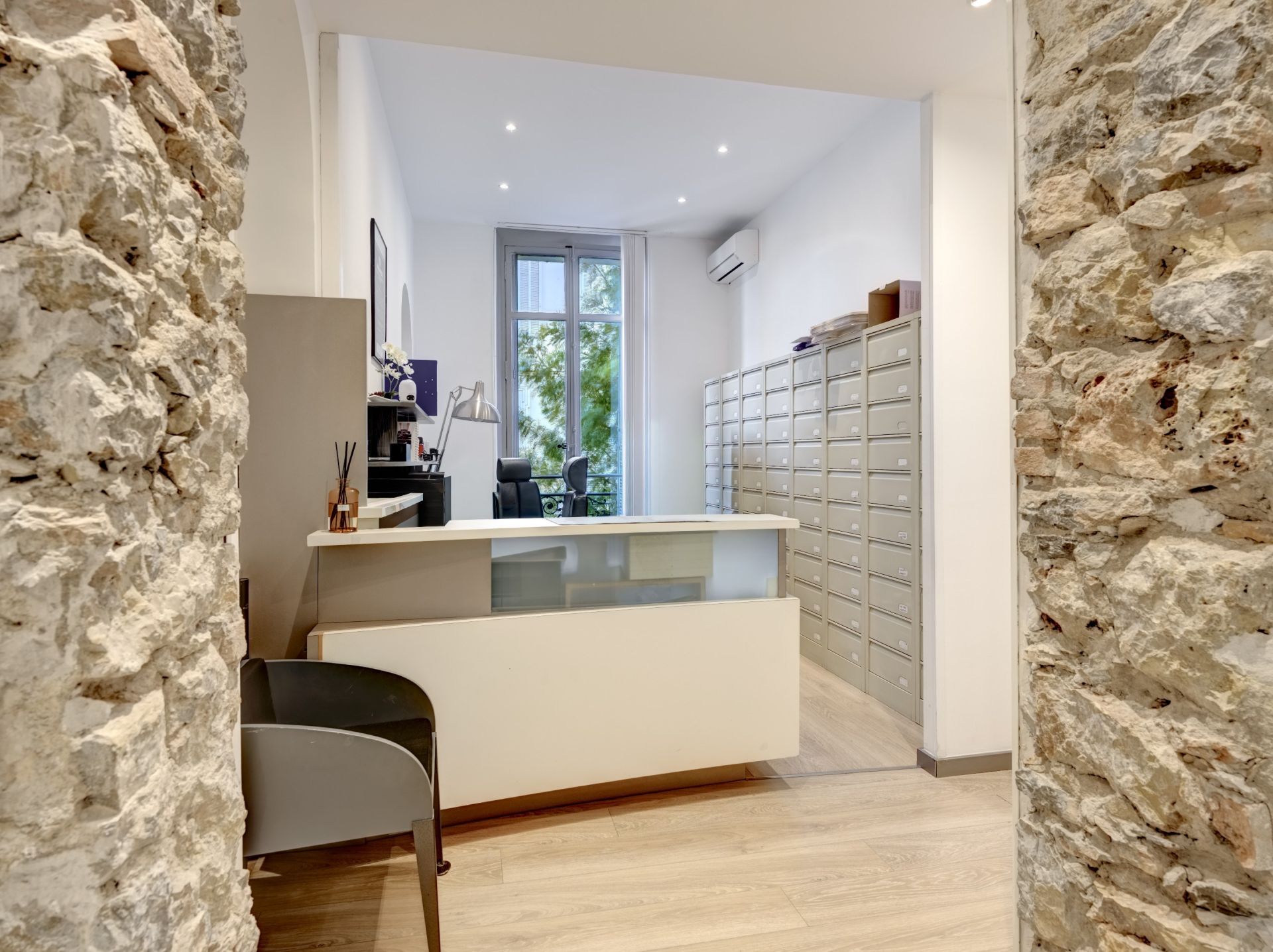 apartment 5 Rooms for sale on CANNES (06400)
