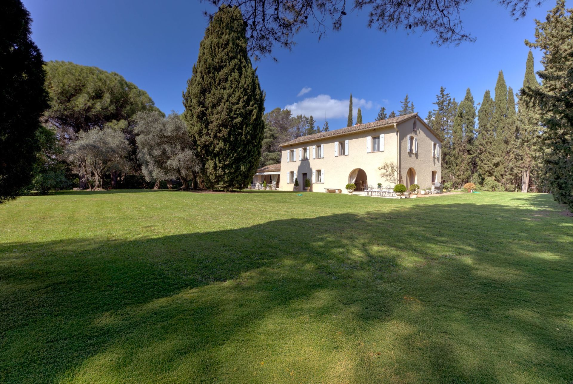 bastide 17 Pièces en vente sur AURIBEAU SUR SIAGNE (06810)