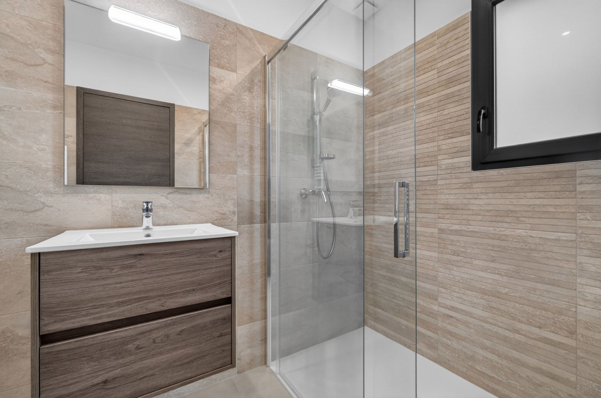 contemporary house 6 Rooms for sale on MOUGINS (06250)