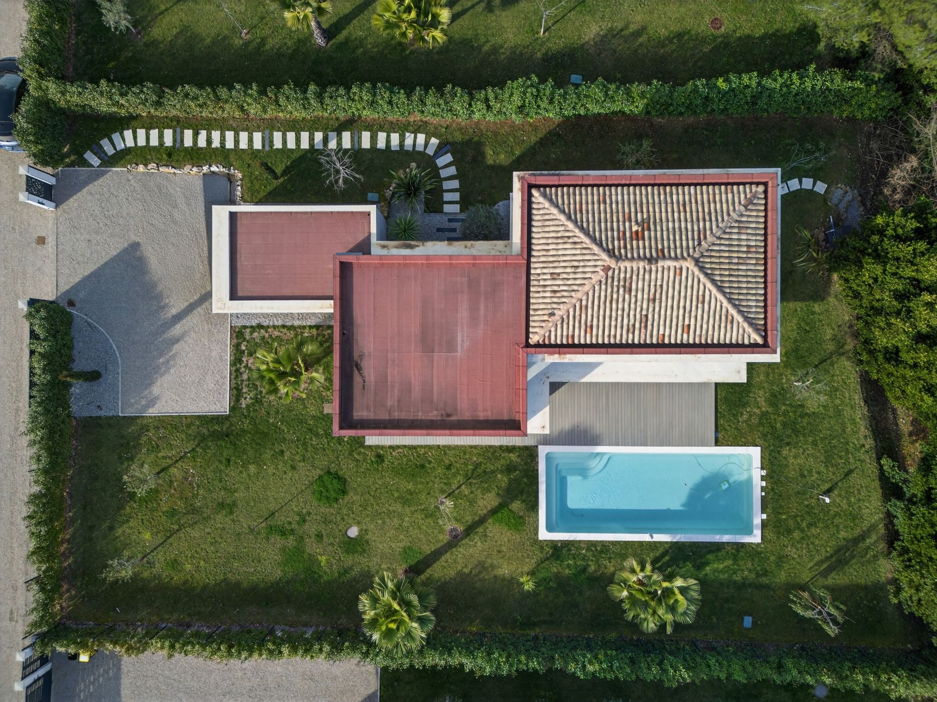 contemporary house 6 Rooms for sale on MOUGINS (06250)