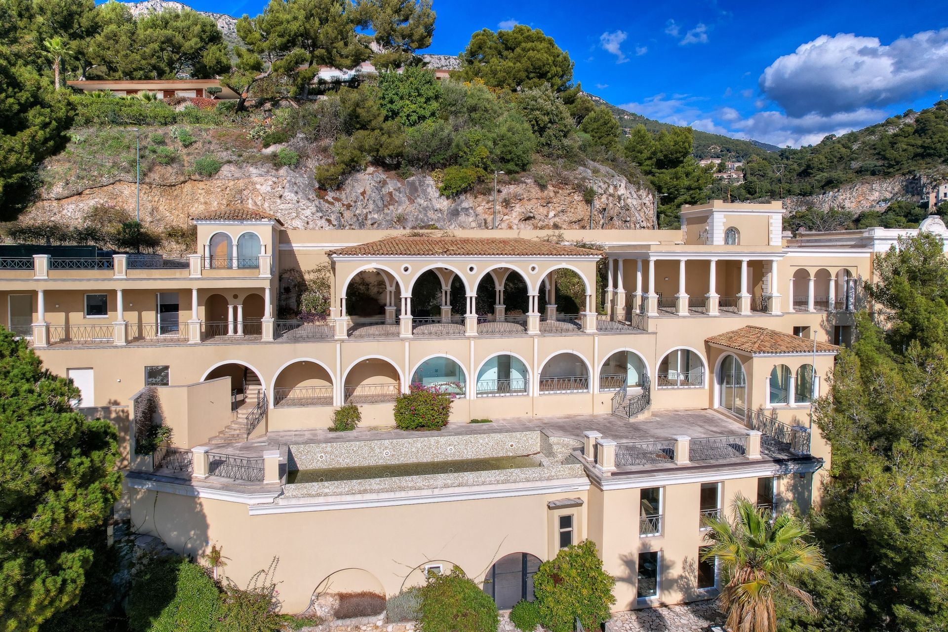 villa 10 Pièces en vente sur EZE (06360)