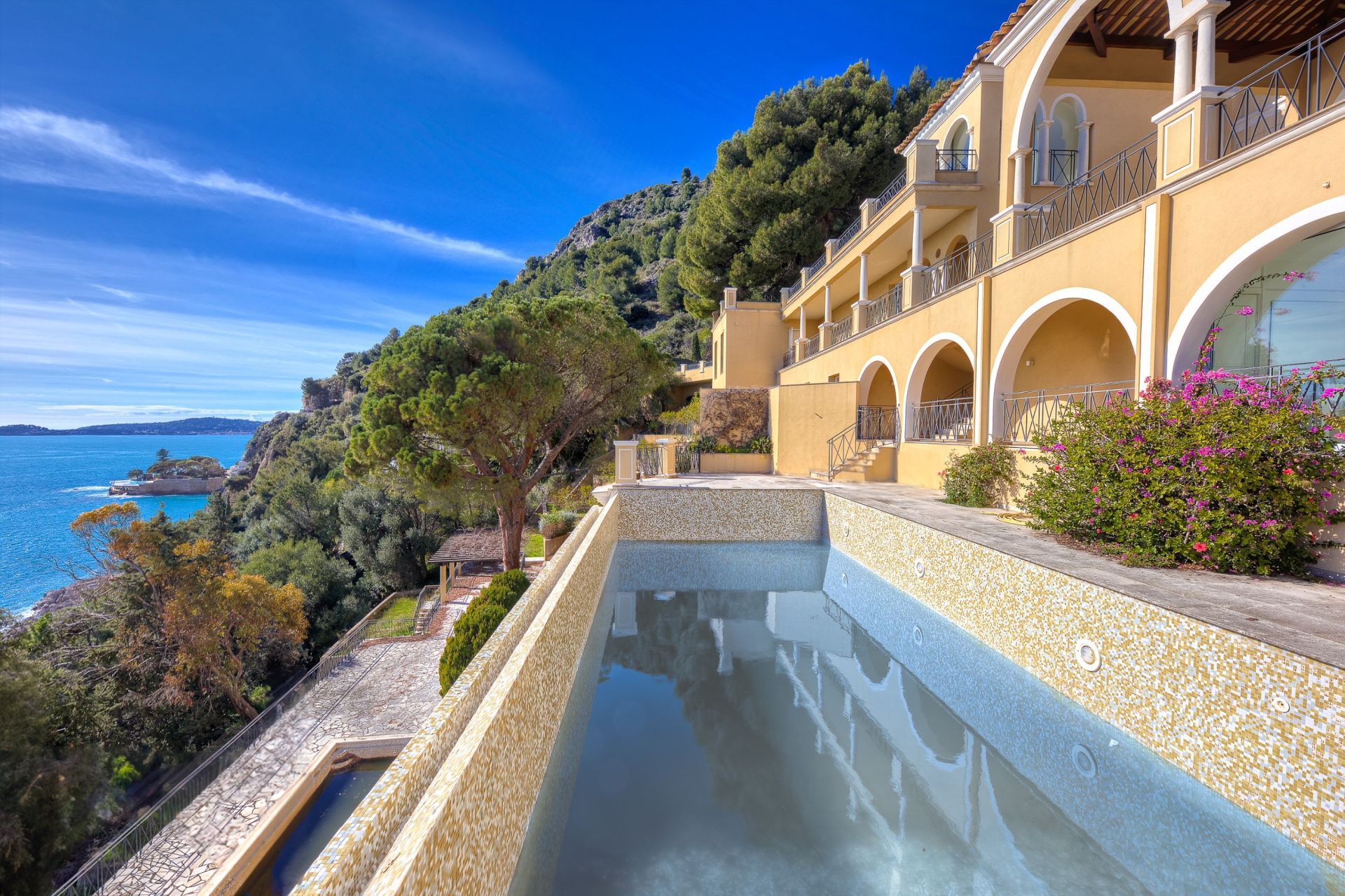 villa 10 Pièces en vente sur EZE (06360)