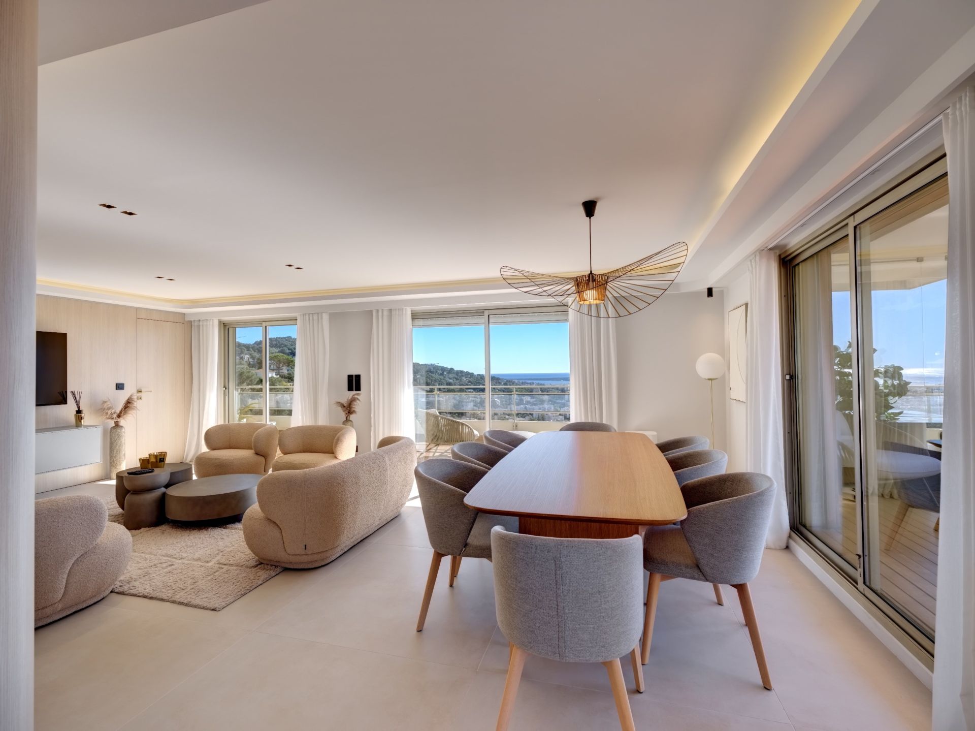 penthouse 6 Rooms for sale on LE CANNET (06110)