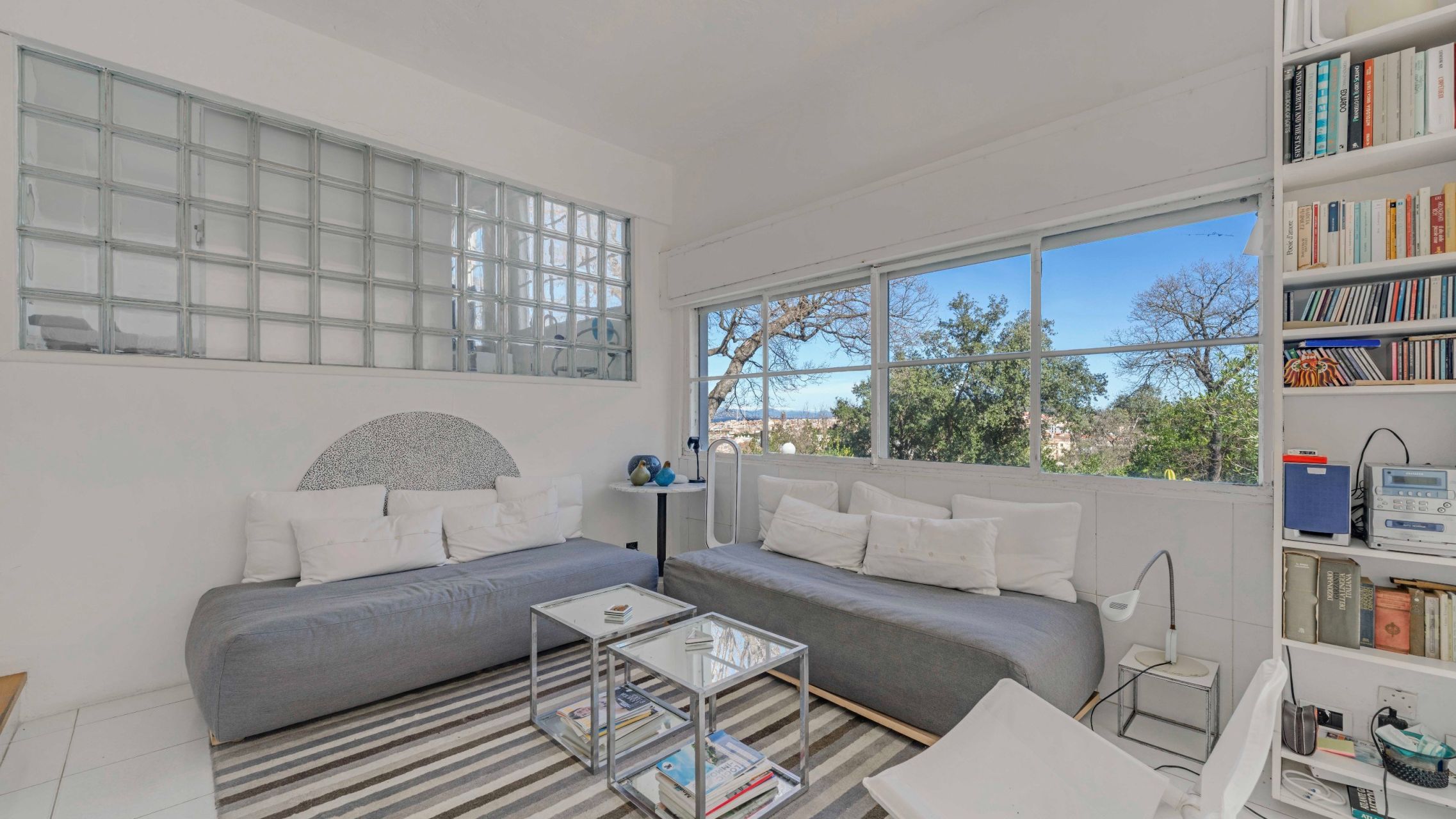 apartment 2 Rooms for sale on ST TROPEZ (83990)