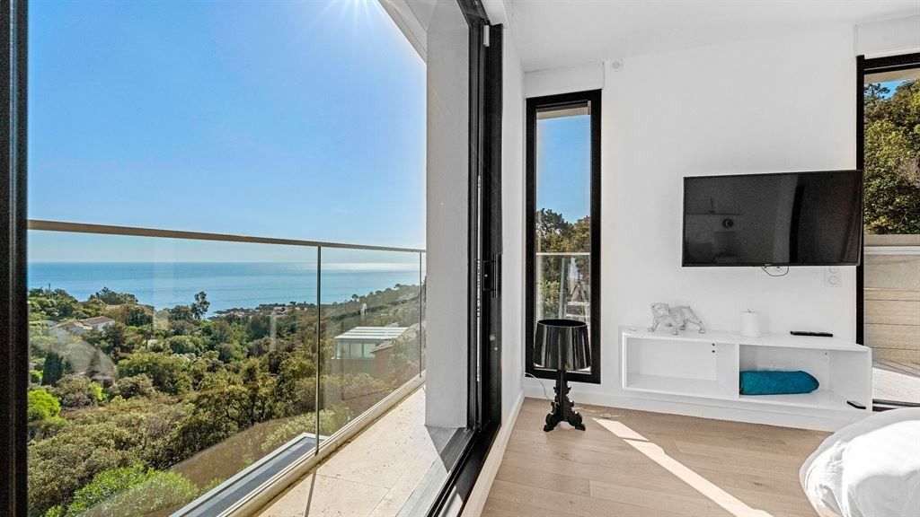 villa 8 Pièces en vente sur LES ISSAMBRES (83380)