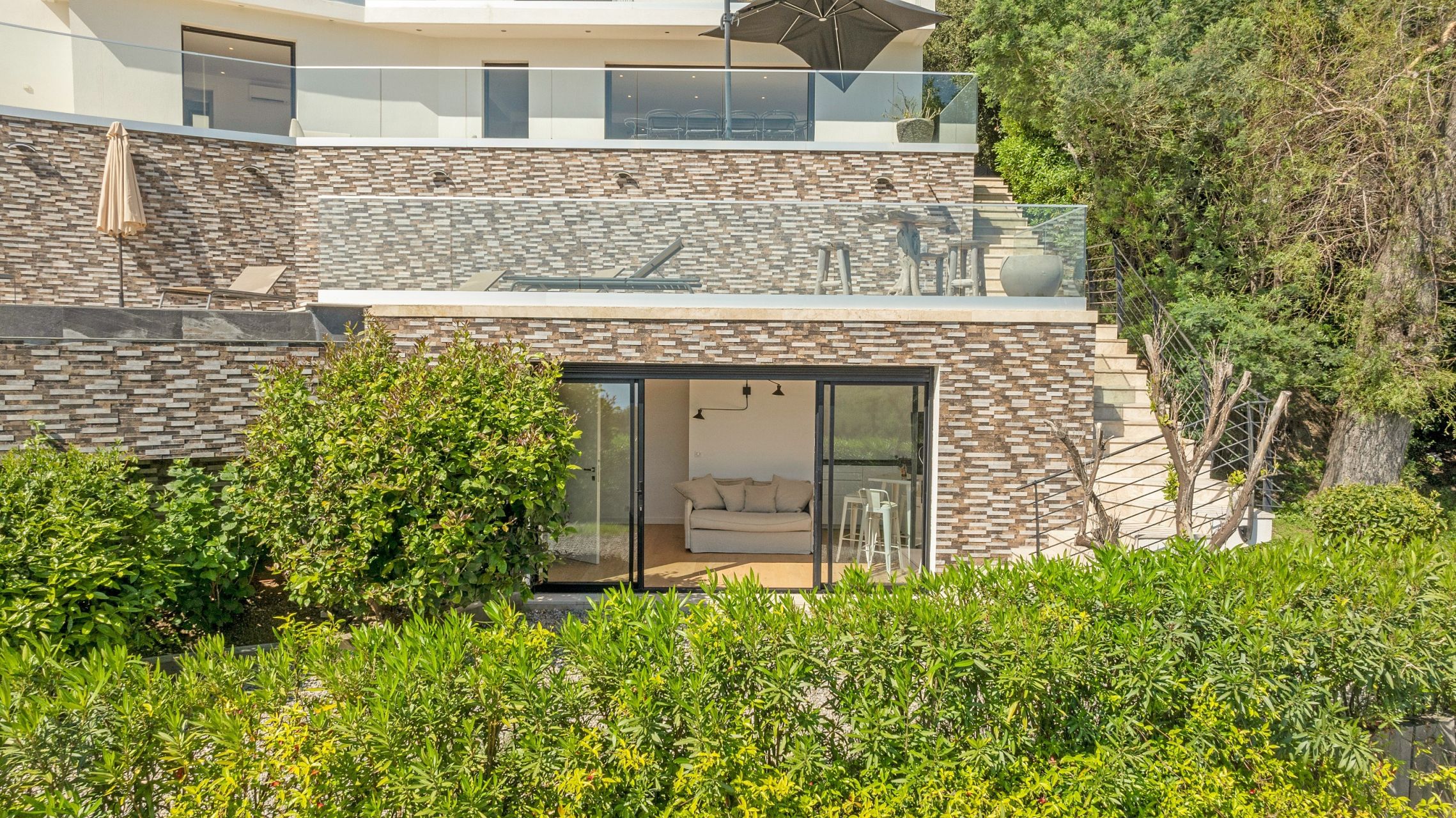villa 8 Pièces en vente sur LES ISSAMBRES (83380)