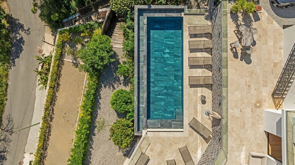 villa 8 Pièces en vente sur LES ISSAMBRES (83380)