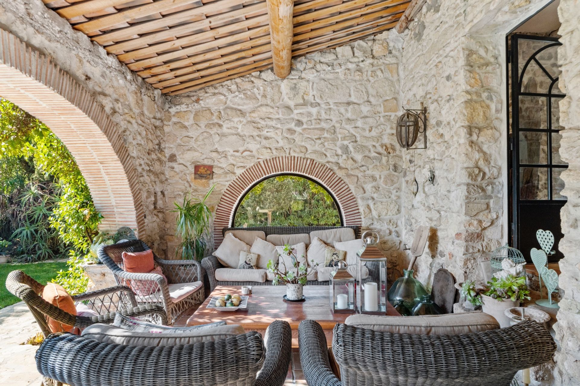 maison de maître 10 Pièces en vente sur BIOT (06410)