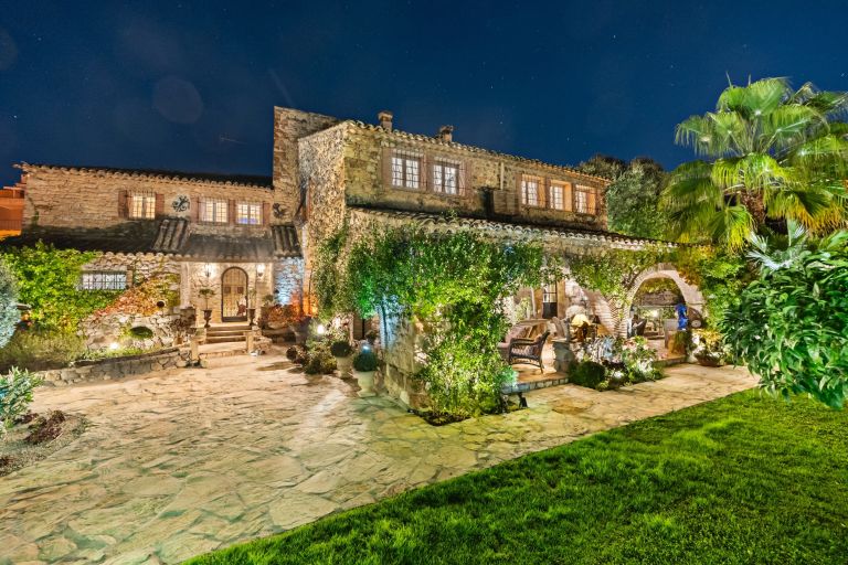maison de maître 10 Pièces en vente sur BIOT (06410)