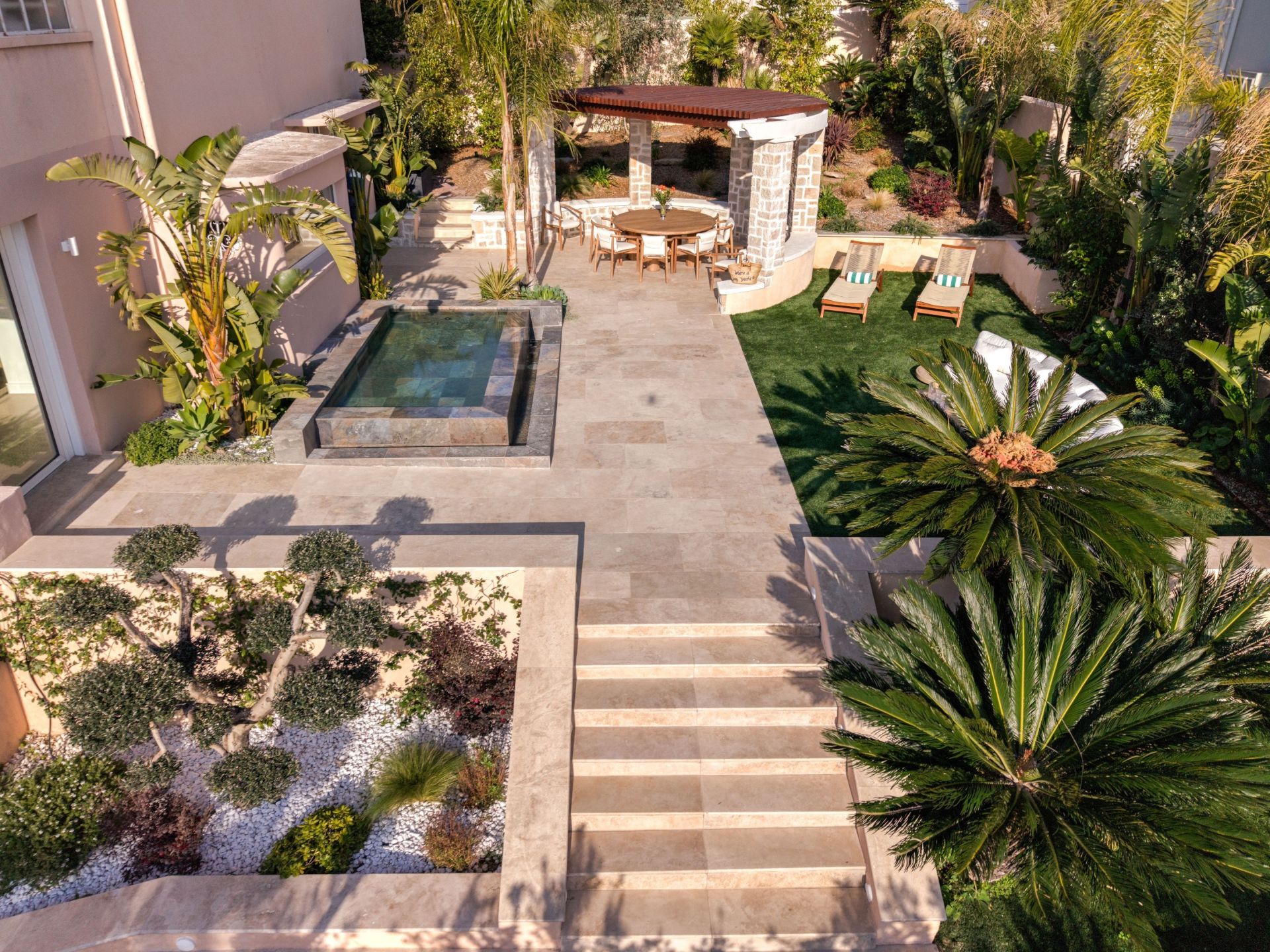 apartment 7 Rooms for sale on CANNES (06400)