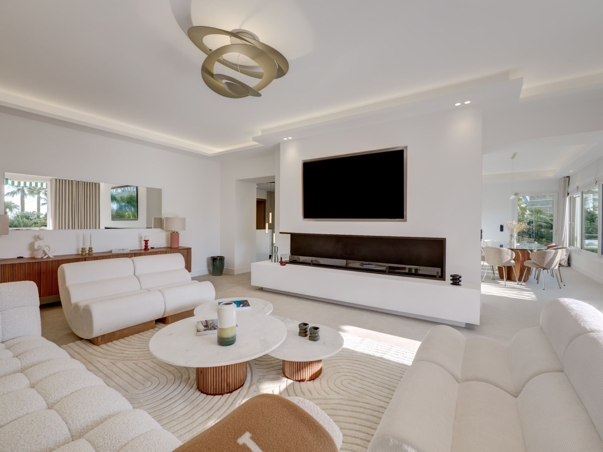 apartment 7 Rooms for sale on CANNES (06400)