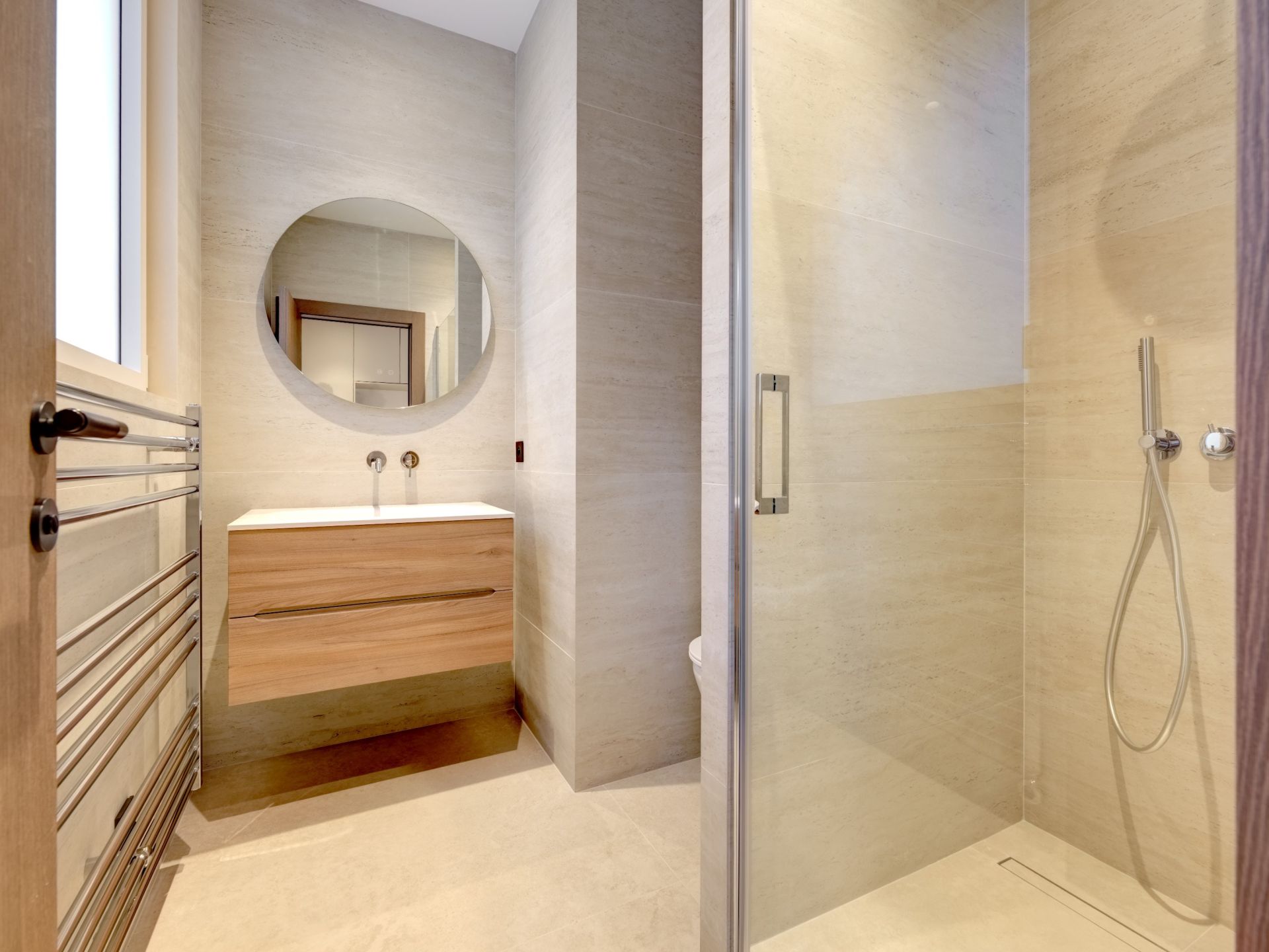 apartment 7 Rooms for sale on CANNES (06400)