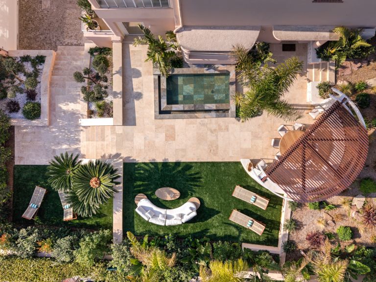 apartment 7 Rooms for sale on CANNES (06400)