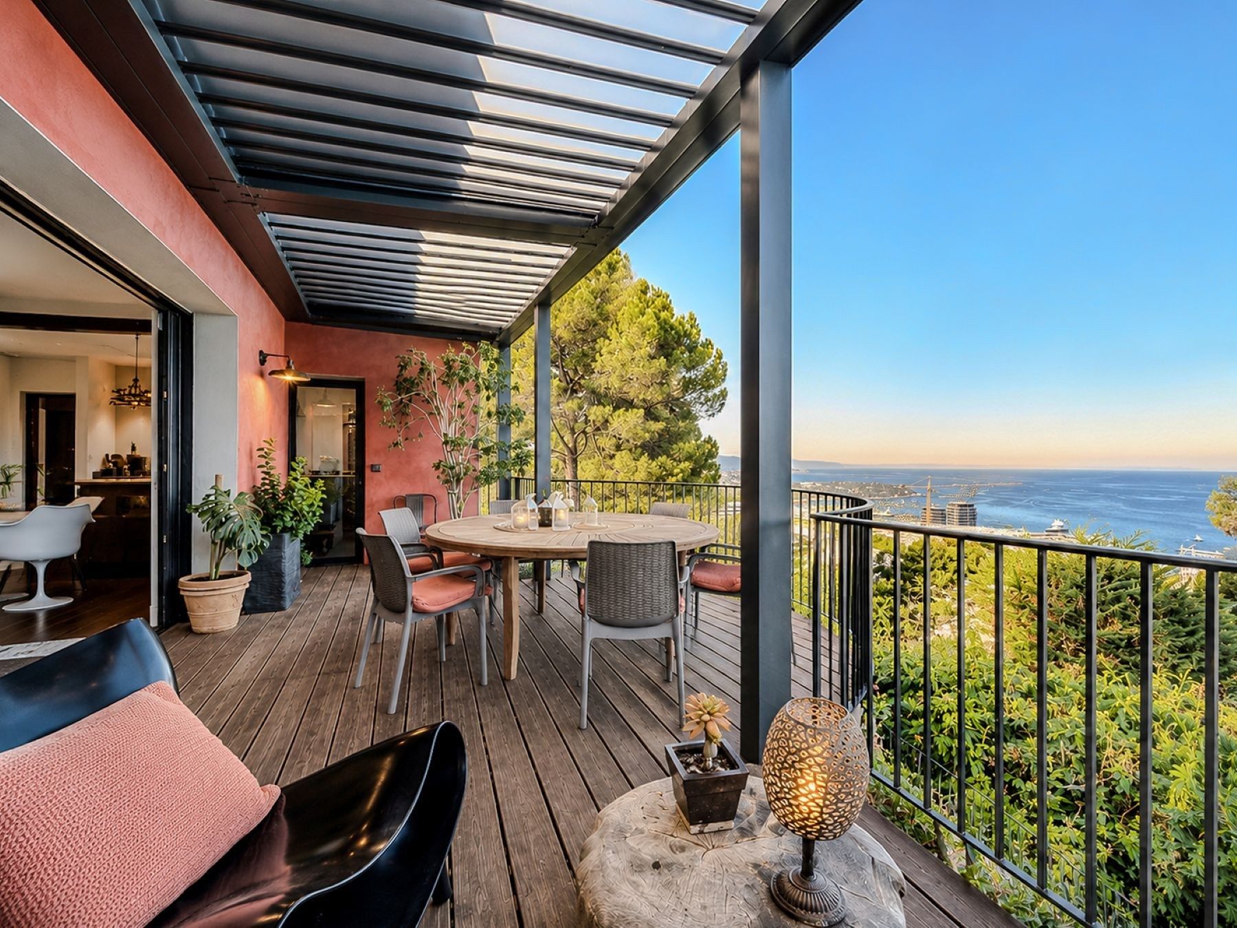 villa 6 Pièces en vente sur BEAUSOLEIL (06240)