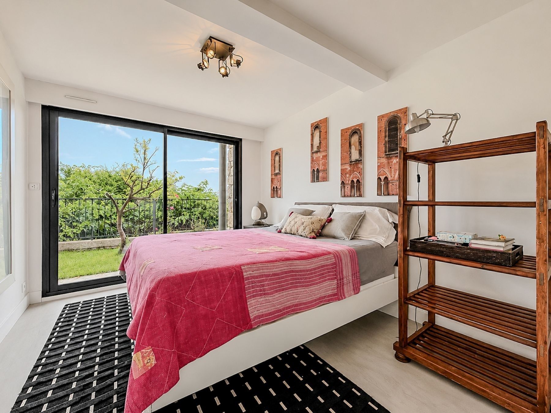 villa 6 Pièces en vente sur BEAUSOLEIL (06240)