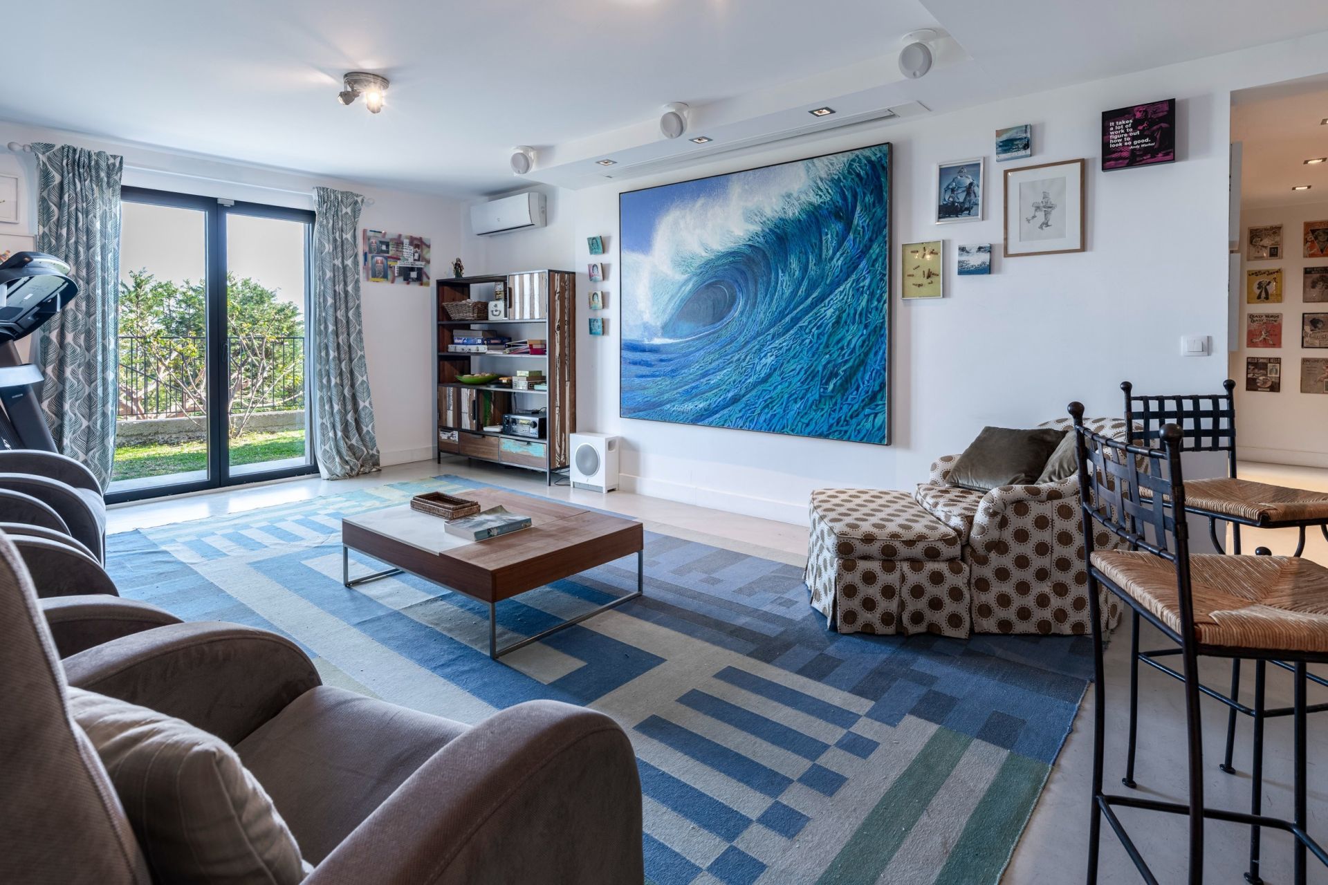 villa 6 Rooms for sale on BEAUSOLEIL (06240)