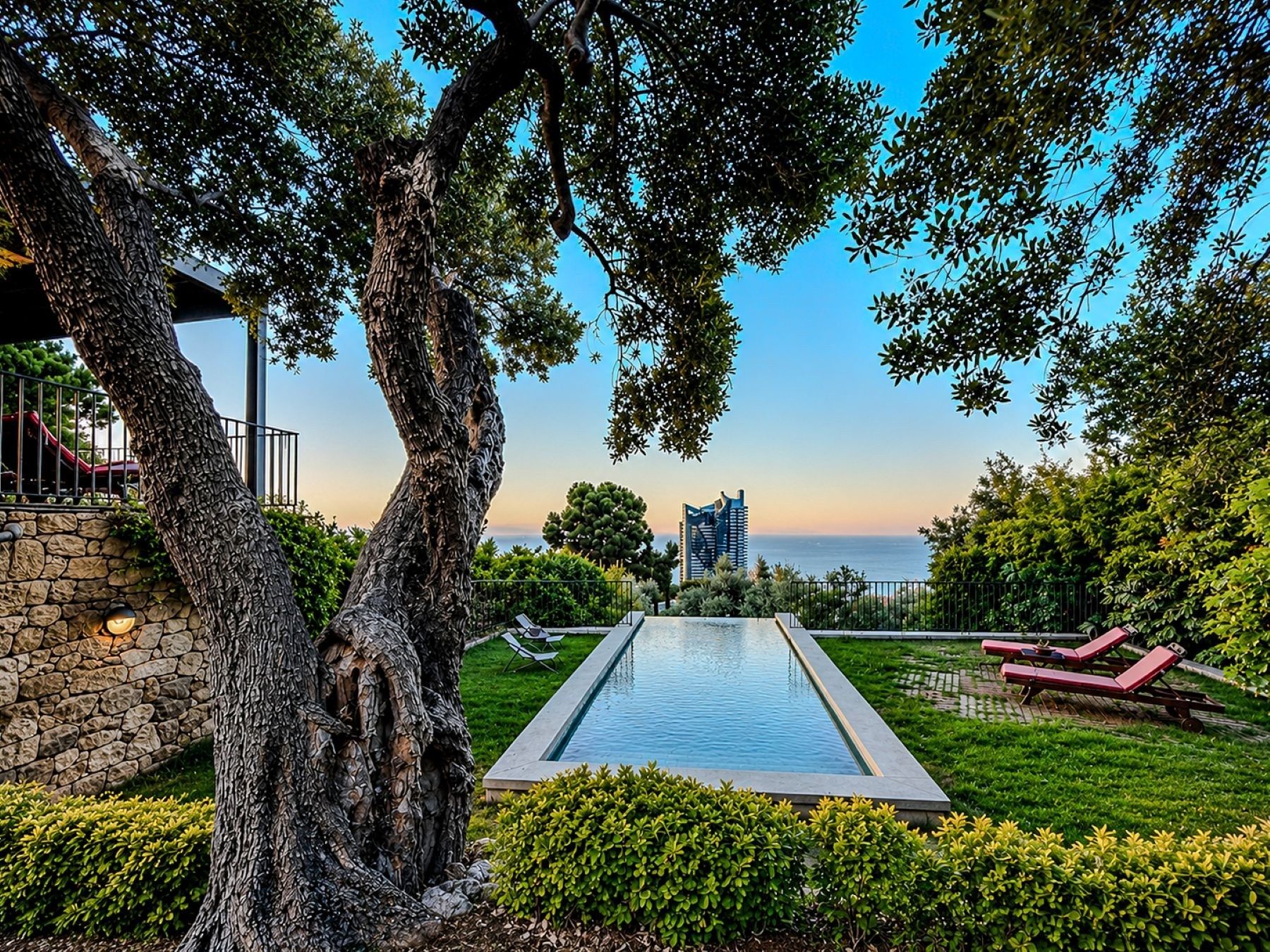 villa 6 Pièces en vente sur BEAUSOLEIL (06240)