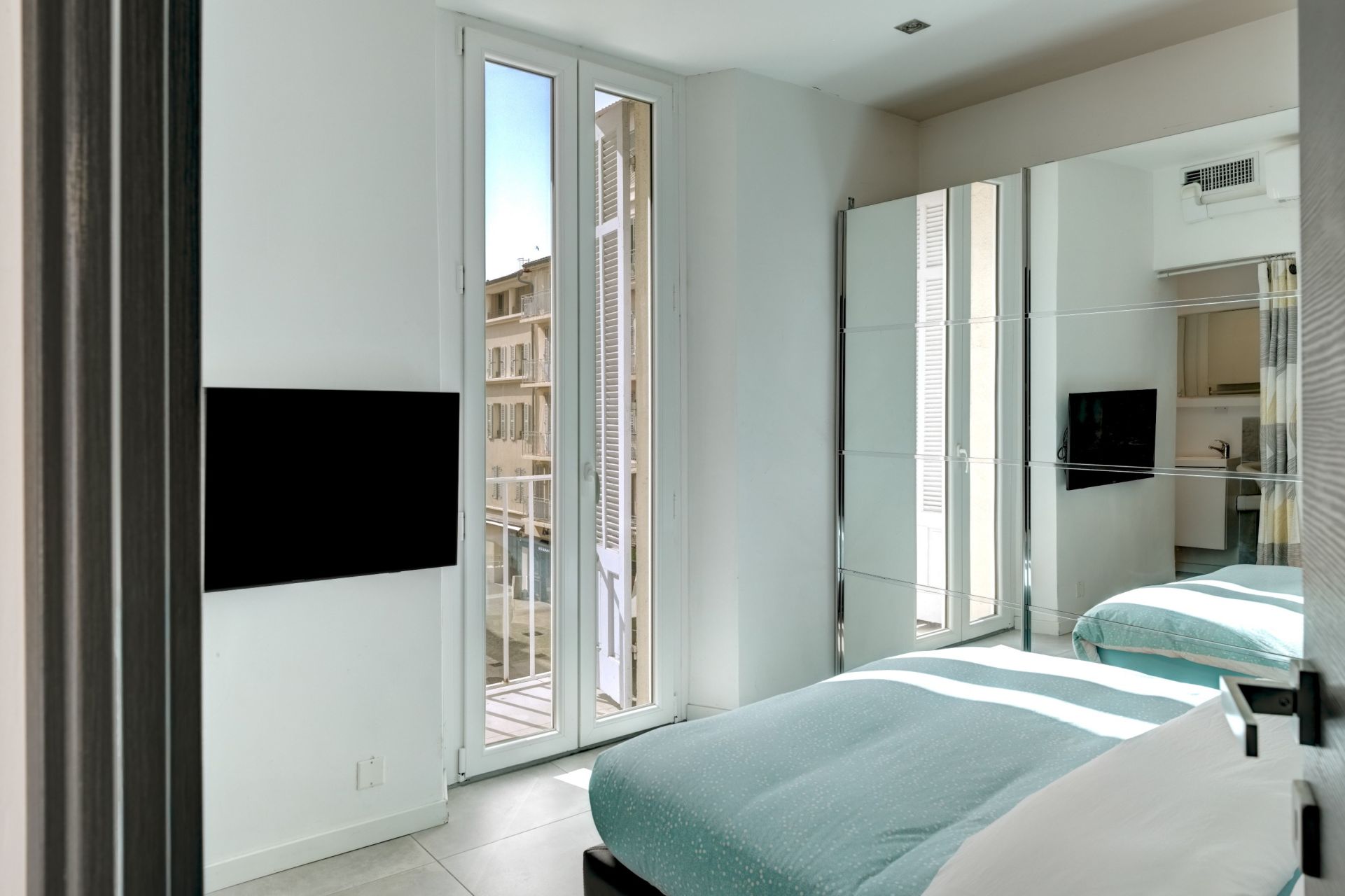apartment 3 Rooms for sale on CANNES (06400)