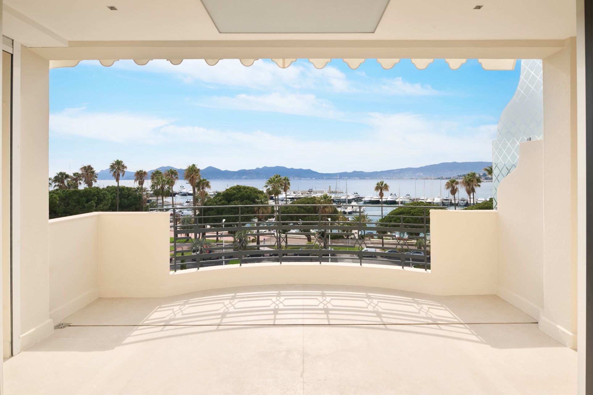apartment 3 Rooms for sale on CANNES (06400)