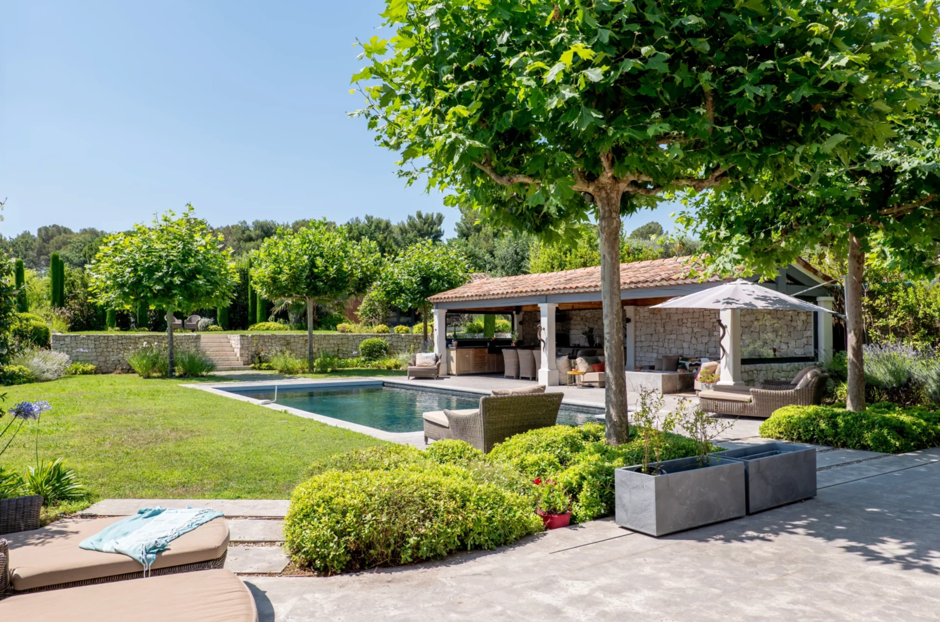 villa 8 Rooms for sale on MOUGINS (06250)